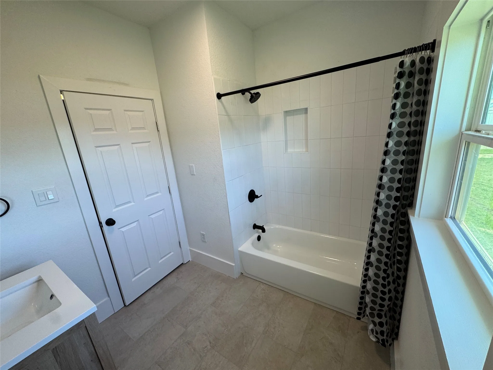 Single Family Residence For Sale in Johnson County , 204 W Westhill Drive, Cleburne, Texas 76033, 3 Bedroom, 2 Bathroom, Garage spaces, 1,040 Sqft, built in 1950, mls#21385375, Real Estate Agent in Cleburne, Homes For Sale in Johnson county, Homes For Sale in Cleburne, Realtor in Cleburne Texas, Real Estate Brokerage Independent Realty Texas, Luminita Cordes Realtor