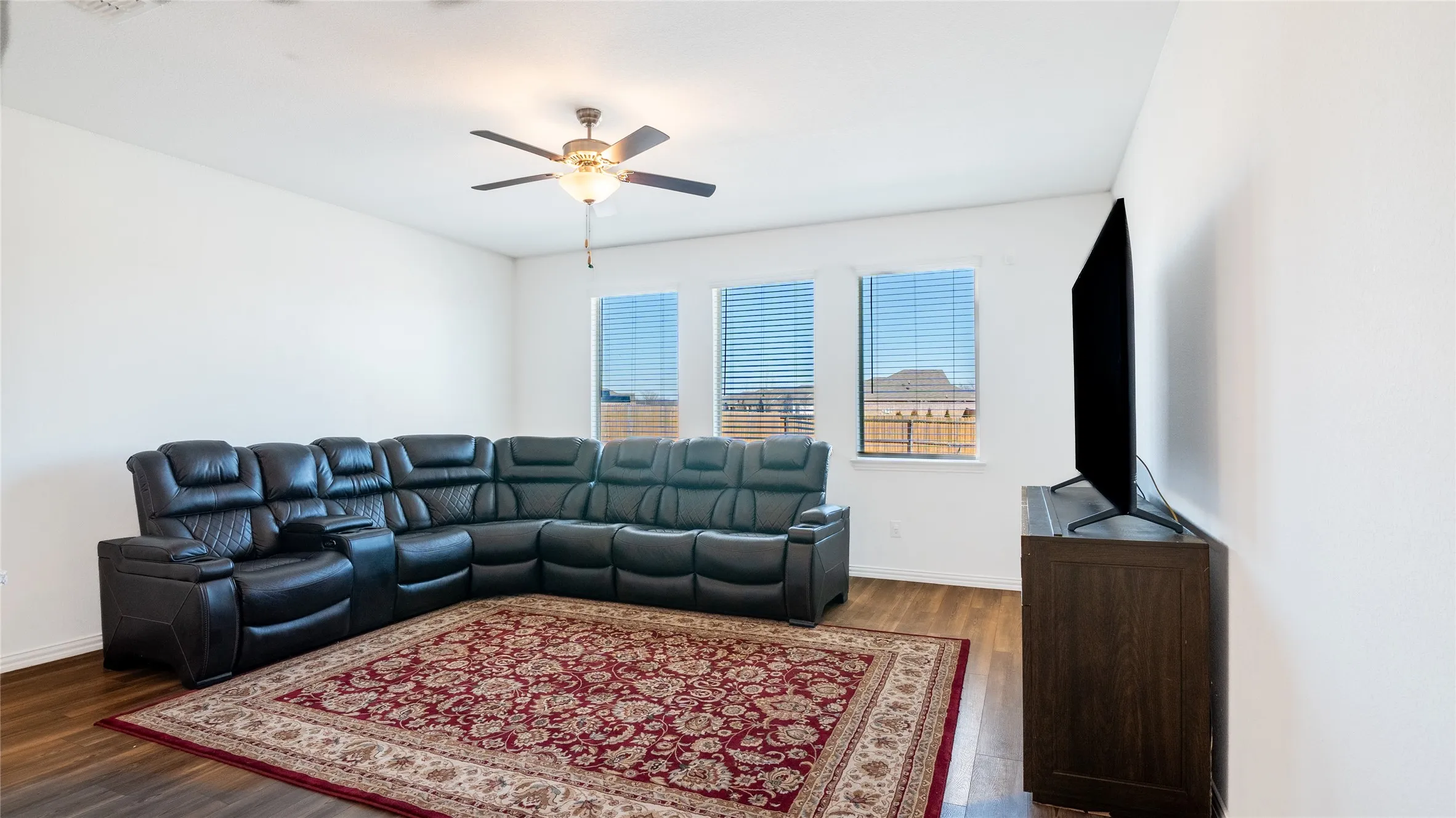 Single Family Residence For Sale in Tarrant County , 6932 Falconer Way, Fort Worth, Texas 76179, 4 Bedroom, 2 Bathroom, 2 Garage spaces, 1,998 Sqft, built in 2021, mls#21385380, Real Estate Agent in Fort Worth, Homes For Sale in Tarrant county, Homes For Sale in Fort Worth, Realtor in Fort Worth Texas, Real Estate Brokerage Independent Realty Texas, Luminita Cordes Realtor