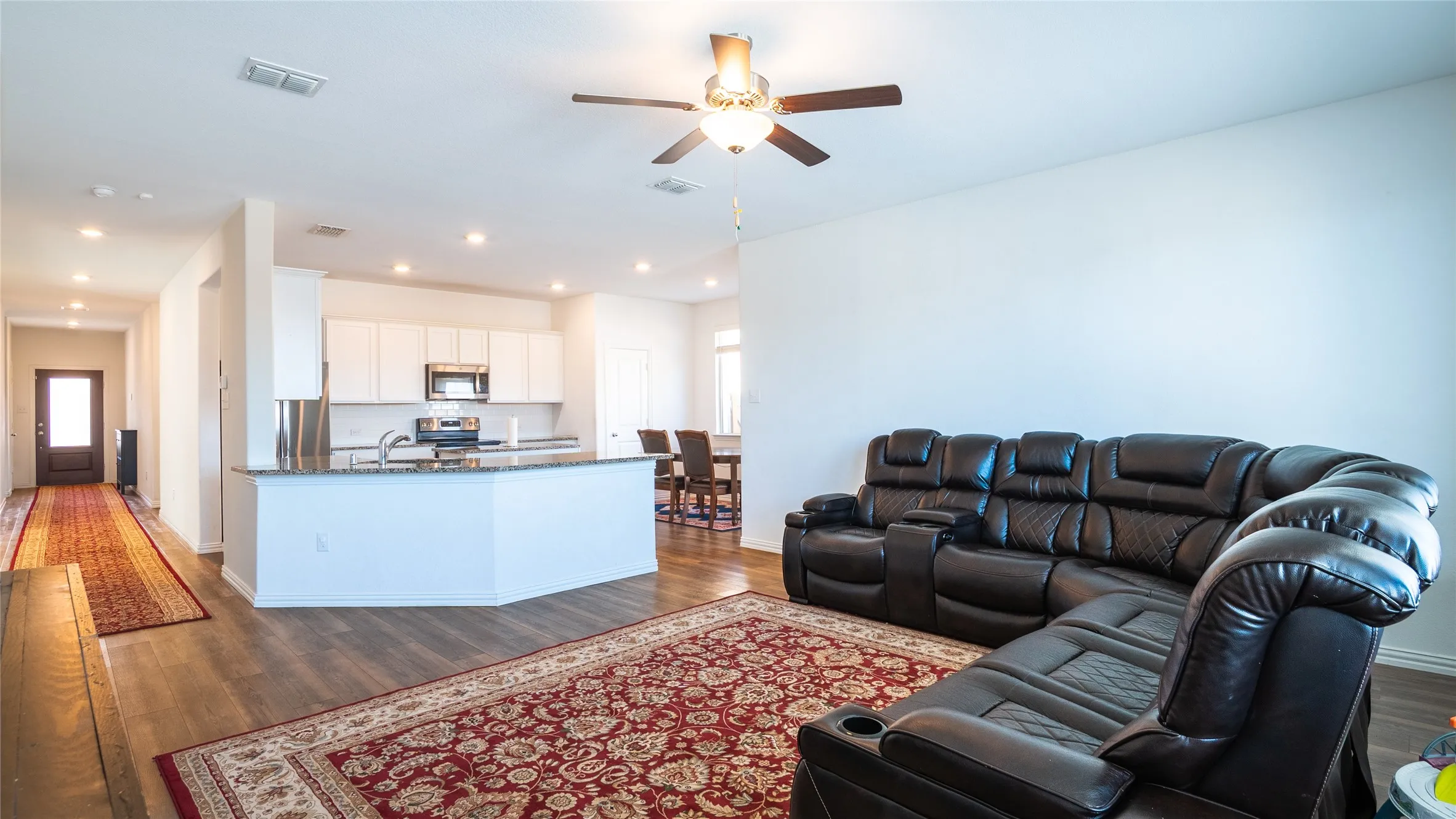 Single Family Residence For Sale in Tarrant County , 6932 Falconer Way, Fort Worth, Texas 76179, 4 Bedroom, 2 Bathroom, 2 Garage spaces, 1,998 Sqft, built in 2021, mls#21385380, Real Estate Agent in Fort Worth, Homes For Sale in Tarrant county, Homes For Sale in Fort Worth, Realtor in Fort Worth Texas, Real Estate Brokerage Independent Realty Texas, Luminita Cordes Realtor