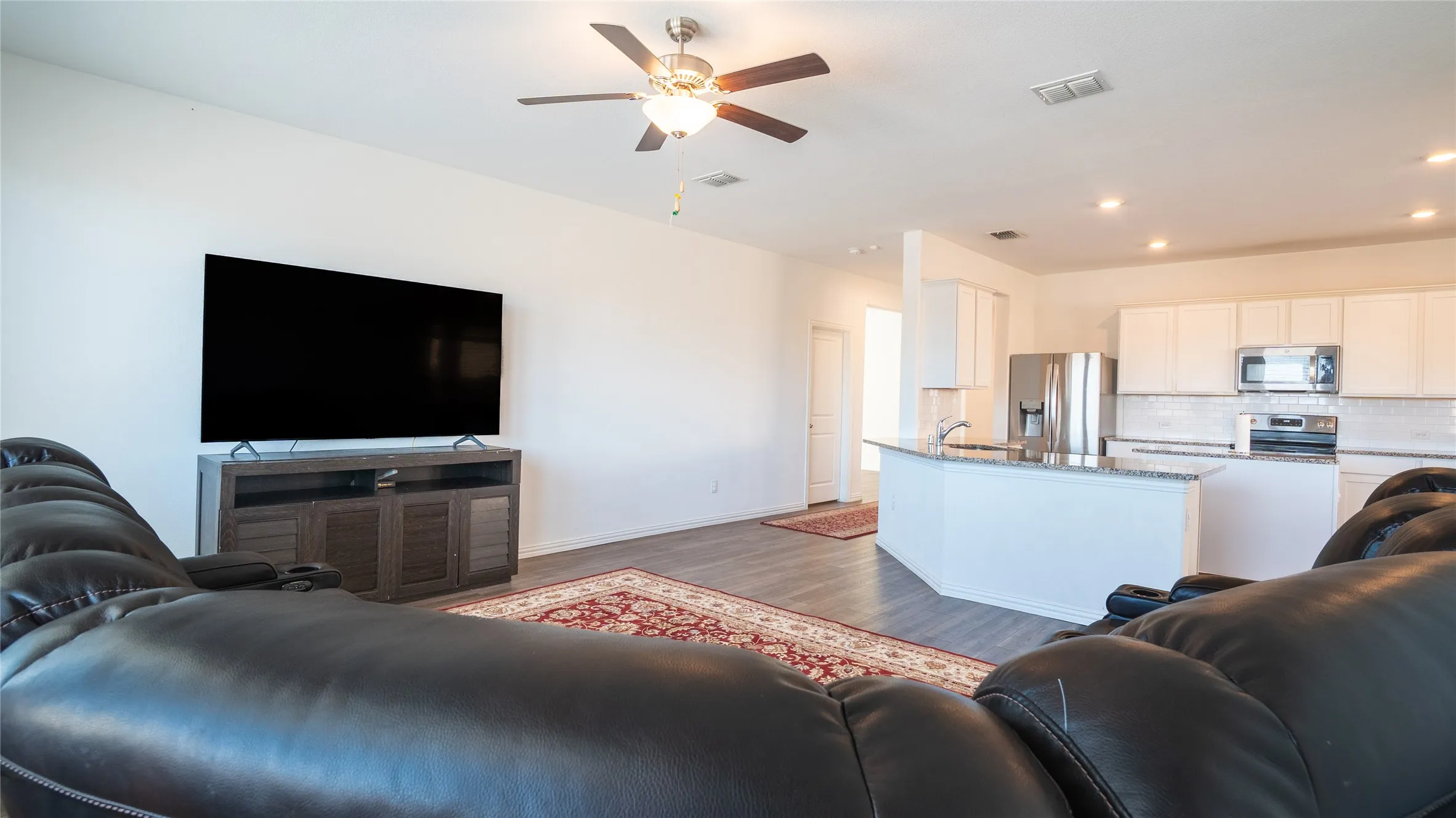 Single Family Residence For Sale in Tarrant County , 6932 Falconer Way, Fort Worth, Texas 76179, 4 Bedroom, 2 Bathroom, 2 Garage spaces, 1,998 Sqft, built in 2021, mls#21385380, Real Estate Agent in Fort Worth, Homes For Sale in Tarrant county, Homes For Sale in Fort Worth, Realtor in Fort Worth Texas, Real Estate Brokerage Independent Realty Texas, Luminita Cordes Realtor