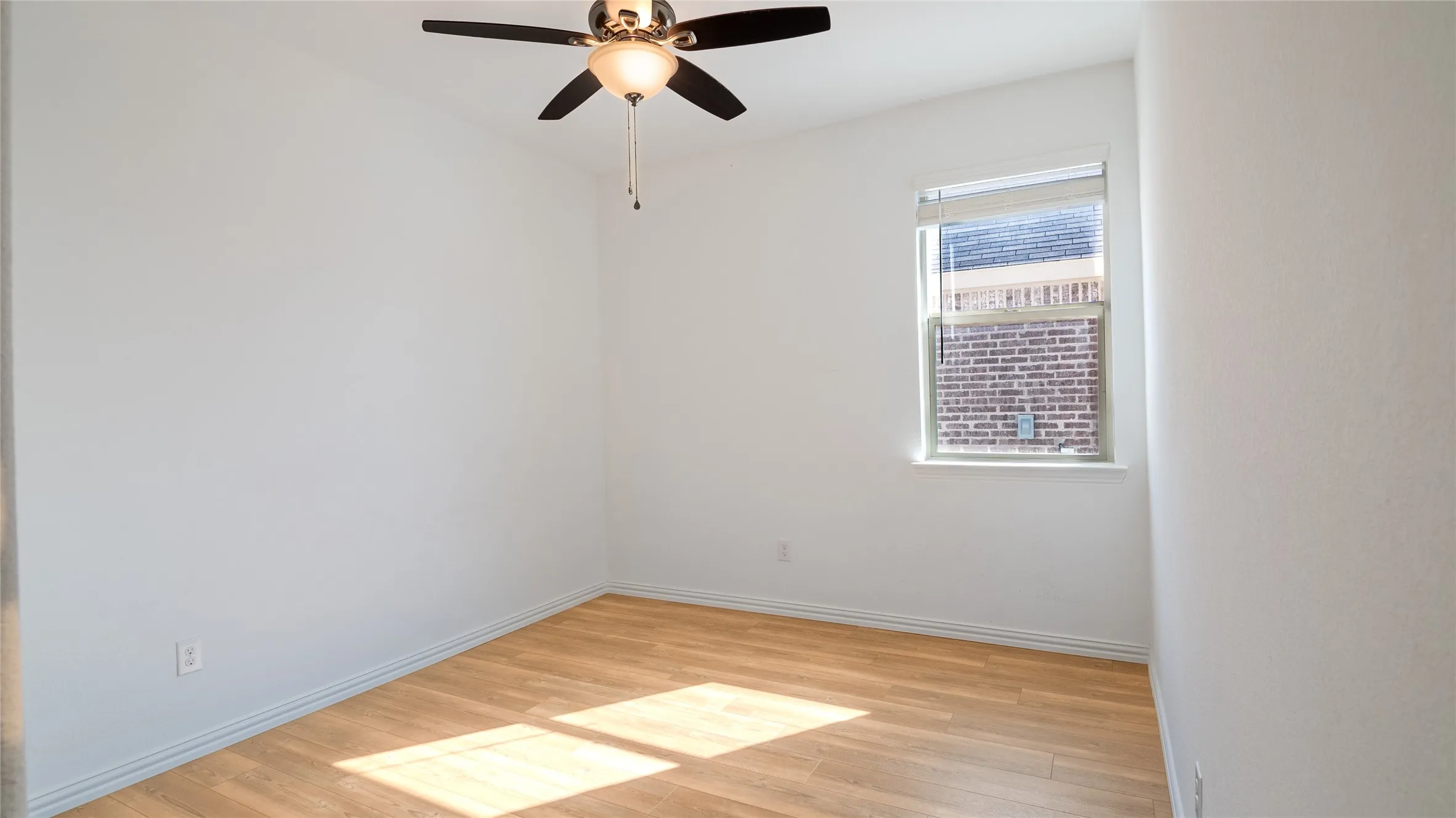 Single Family Residence For Sale in Tarrant County , 6932 Falconer Way, Fort Worth, Texas 76179, 4 Bedroom, 2 Bathroom, 2 Garage spaces, 1,998 Sqft, built in 2021, mls#21385380, Real Estate Agent in Fort Worth, Homes For Sale in Tarrant county, Homes For Sale in Fort Worth, Realtor in Fort Worth Texas, Real Estate Brokerage Independent Realty Texas, Luminita Cordes Realtor