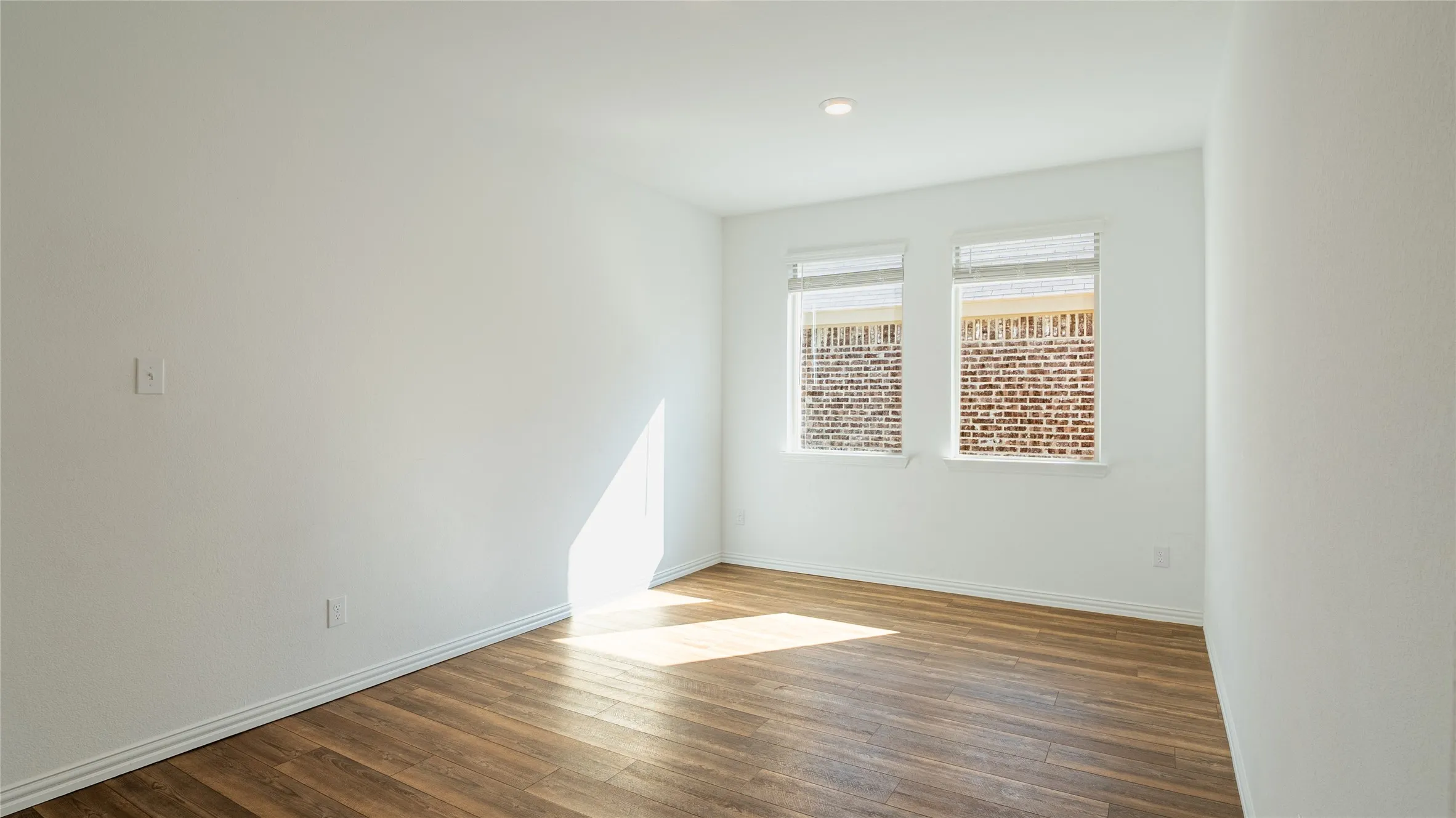 Single Family Residence For Sale in Tarrant County , 6932 Falconer Way, Fort Worth, Texas 76179, 4 Bedroom, 2 Bathroom, 2 Garage spaces, 1,998 Sqft, built in 2021, mls#21385380, Real Estate Agent in Fort Worth, Homes For Sale in Tarrant county, Homes For Sale in Fort Worth, Realtor in Fort Worth Texas, Real Estate Brokerage Independent Realty Texas, Luminita Cordes Realtor