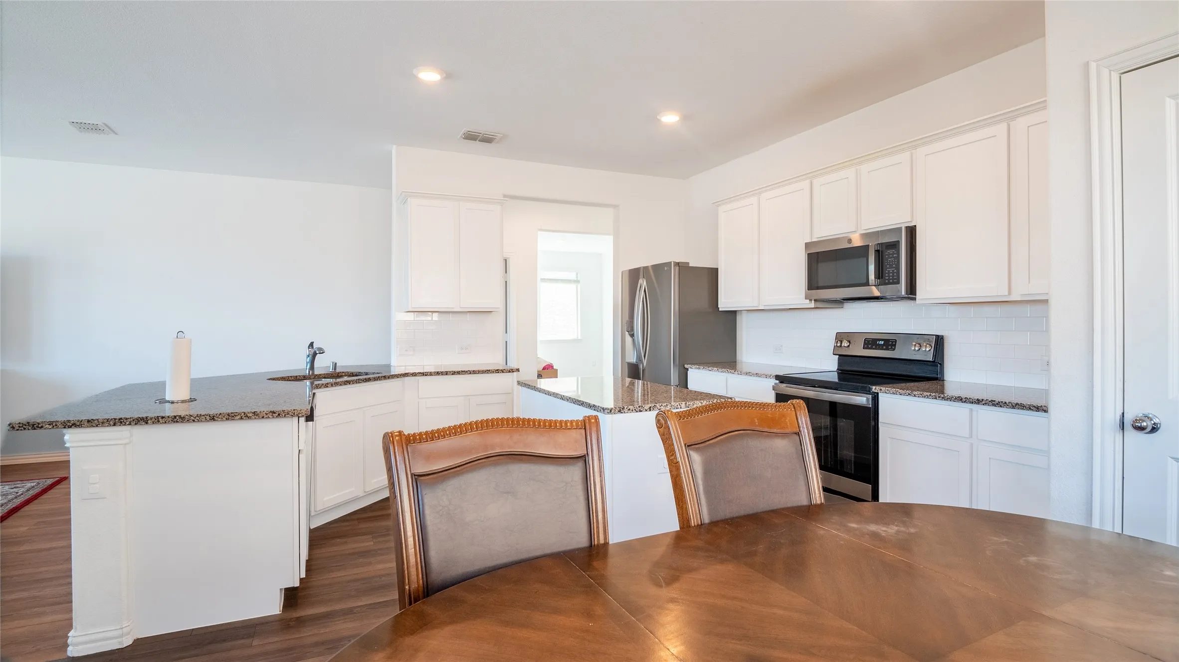 Single Family Residence For Sale in Tarrant County , 6932 Falconer Way, Fort Worth, Texas 76179, 4 Bedroom, 2 Bathroom, 2 Garage spaces, 1,998 Sqft, built in 2021, mls#21385380, Real Estate Agent in Fort Worth, Homes For Sale in Tarrant county, Homes For Sale in Fort Worth, Realtor in Fort Worth Texas, Real Estate Brokerage Independent Realty Texas, Luminita Cordes Realtor