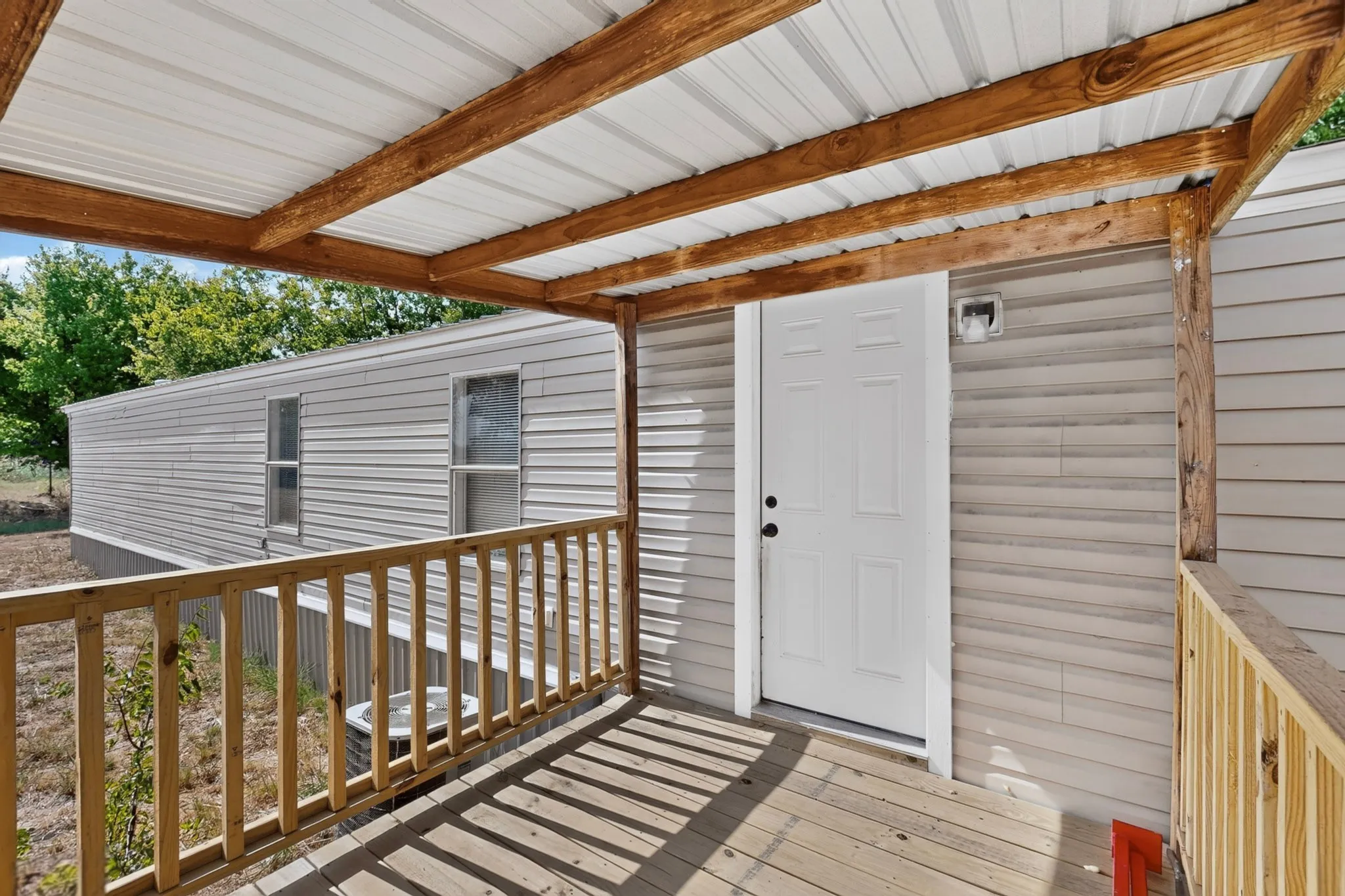 Mobile Home For Sale in Johnson County , 8108 Gray Mist Court, Alvarado, Texas 76009, 3 Bedroom, 2 Bathroom, Garage spaces, 1,152 Sqft, built in 2006, mls#21383090, Real Estate Agent in Alvarado, Homes For Sale in Johnson county, Homes For Sale in Alvarado, Realtor in Alvarado Texas, Real Estate Brokerage Independent Realty Texas, Luminita Cordes Realtor