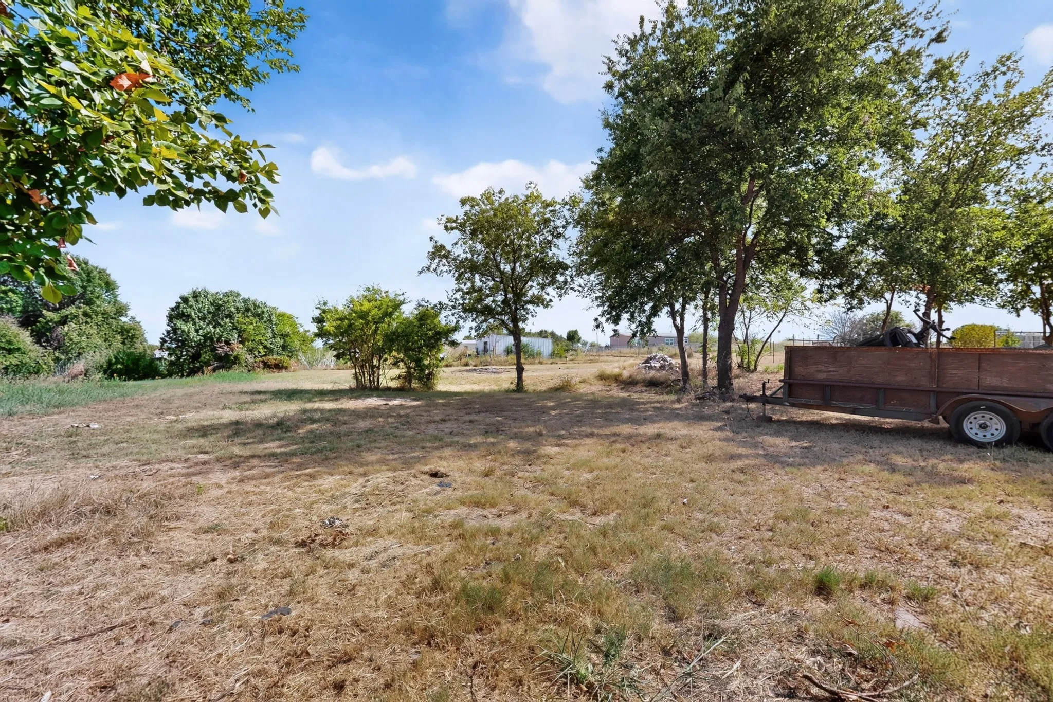 Mobile Home For Sale in Johnson County , 8108 Gray Mist Court, Alvarado, Texas 76009, 3 Bedroom, 2 Bathroom, Garage spaces, 1,152 Sqft, built in 2006, mls#21383090, Real Estate Agent in Alvarado, Homes For Sale in Johnson county, Homes For Sale in Alvarado, Realtor in Alvarado Texas, Real Estate Brokerage Independent Realty Texas, Luminita Cordes Realtor