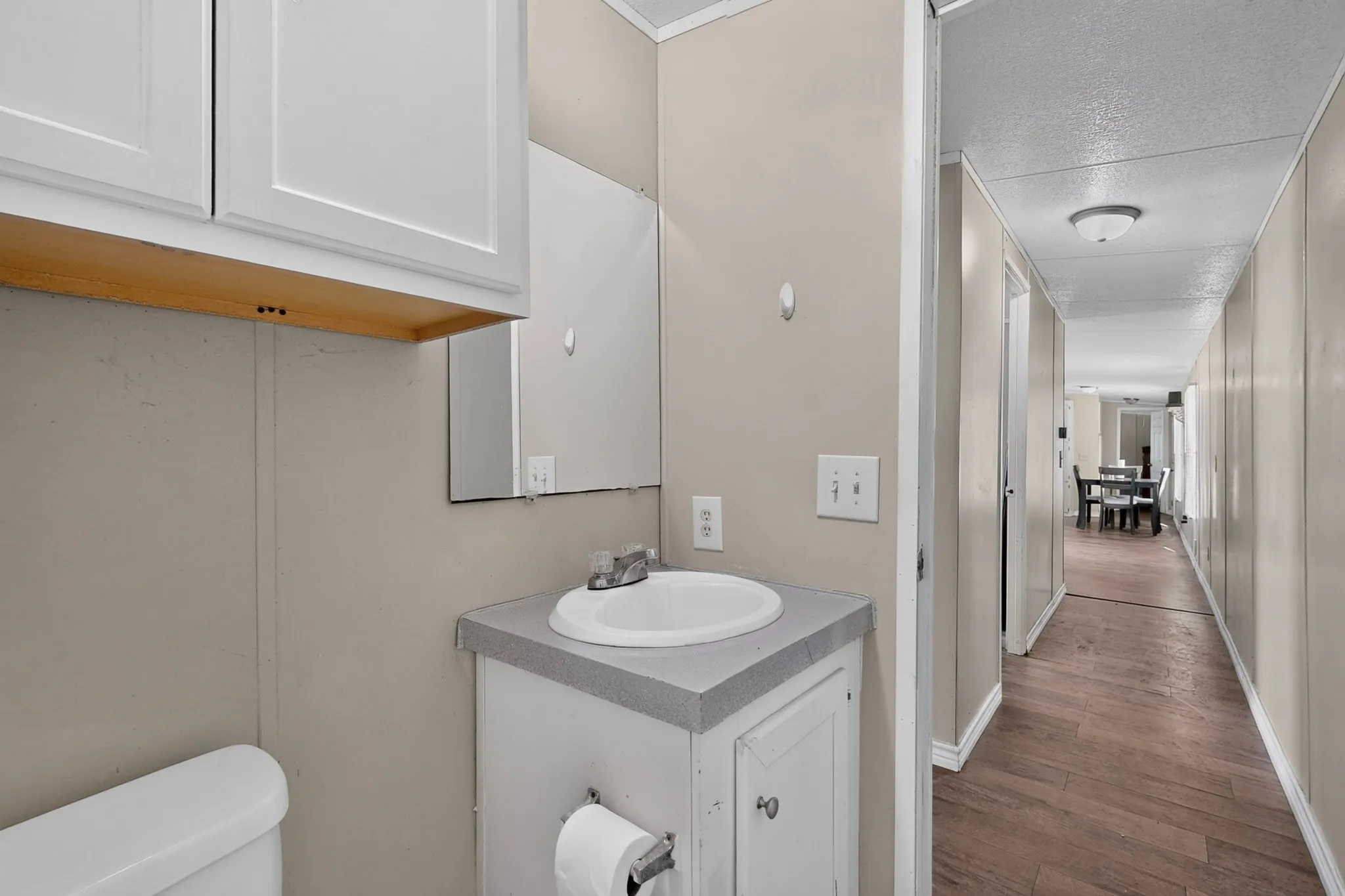 Mobile Home For Sale in Johnson County , 8108 Gray Mist Court, Alvarado, Texas 76009, 3 Bedroom, 2 Bathroom, Garage spaces, 1,152 Sqft, built in 2006, mls#21383090, Real Estate Agent in Alvarado, Homes For Sale in Johnson county, Homes For Sale in Alvarado, Realtor in Alvarado Texas, Real Estate Brokerage Independent Realty Texas, Luminita Cordes Realtor