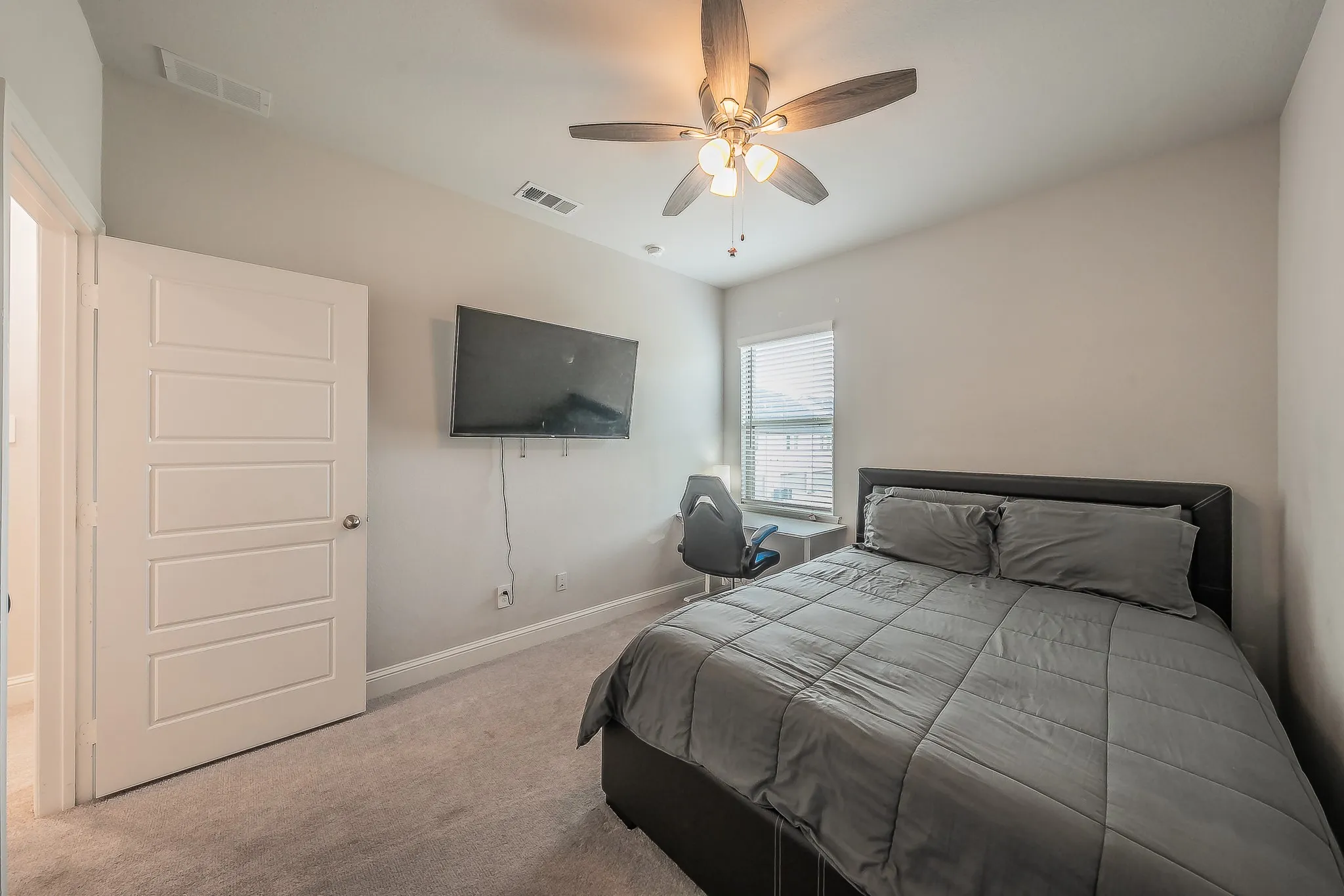 Townhouse For Rent in Dallas County , 12933 Couture Drive, Farmers Branch, Texas 75234, 3 Bedroom, 3 Bathroom, 2 Garage spaces, 1,866 Sqft, built in 2022, mls#21385386, Real Estate Agent in Farmers Branch, Homes For Rent in Dallas county, Homes For Rent in Farmers Branch, Realtor in Farmers Branch Texas, Real Estate Brokerage Independent Realty Texas, Luminita Cordes Realtor