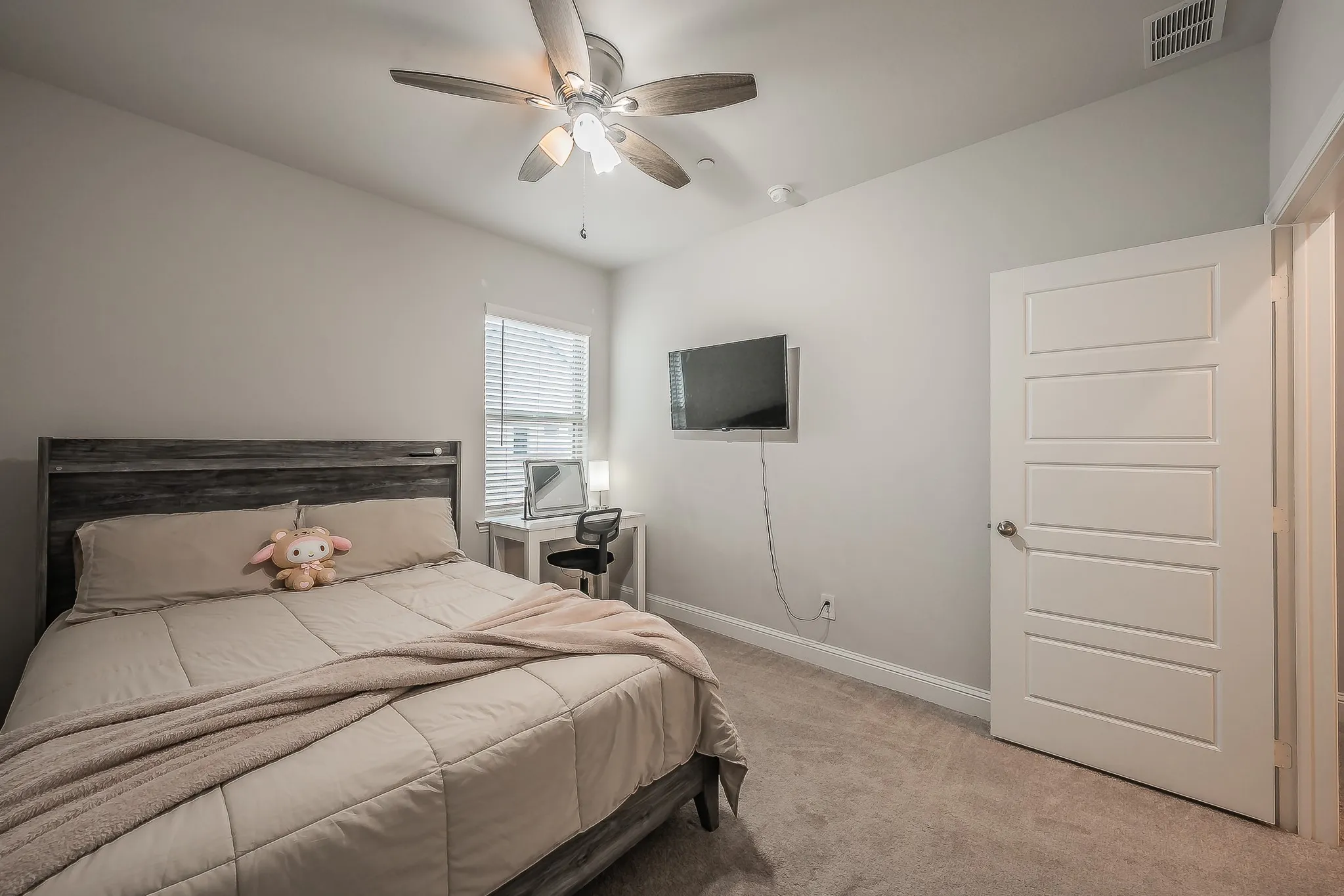 Townhouse For Rent in Dallas County , 12933 Couture Drive, Farmers Branch, Texas 75234, 3 Bedroom, 3 Bathroom, 2 Garage spaces, 1,866 Sqft, built in 2022, mls#21385386, Real Estate Agent in Farmers Branch, Homes For Rent in Dallas county, Homes For Rent in Farmers Branch, Realtor in Farmers Branch Texas, Real Estate Brokerage Independent Realty Texas, Luminita Cordes Realtor