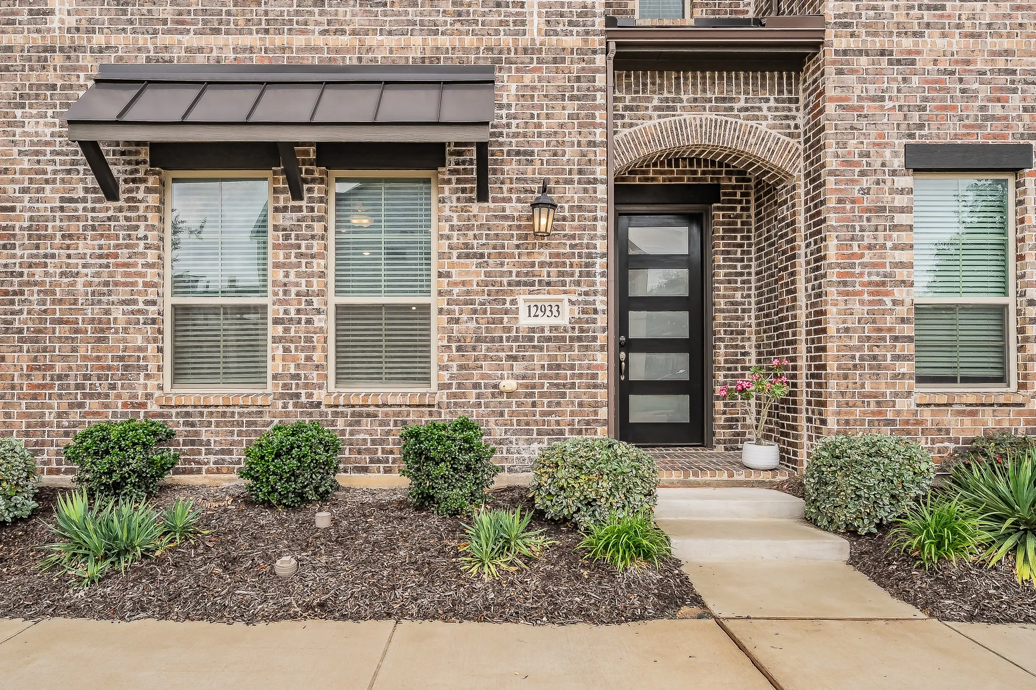 Townhouse For Rent in Dallas County , 12933 Couture Drive, Farmers Branch, Texas 75234, 3 Bedroom, 3 Bathroom, 2 Garage spaces, 1,866 Sqft, built in 2022, mls#21385386, Real Estate Agent in Farmers Branch, Homes For Rent in Dallas county, Homes For Rent in Farmers Branch, Realtor in Farmers Branch Texas, Real Estate Brokerage Independent Realty Texas, Luminita Cordes Realtor