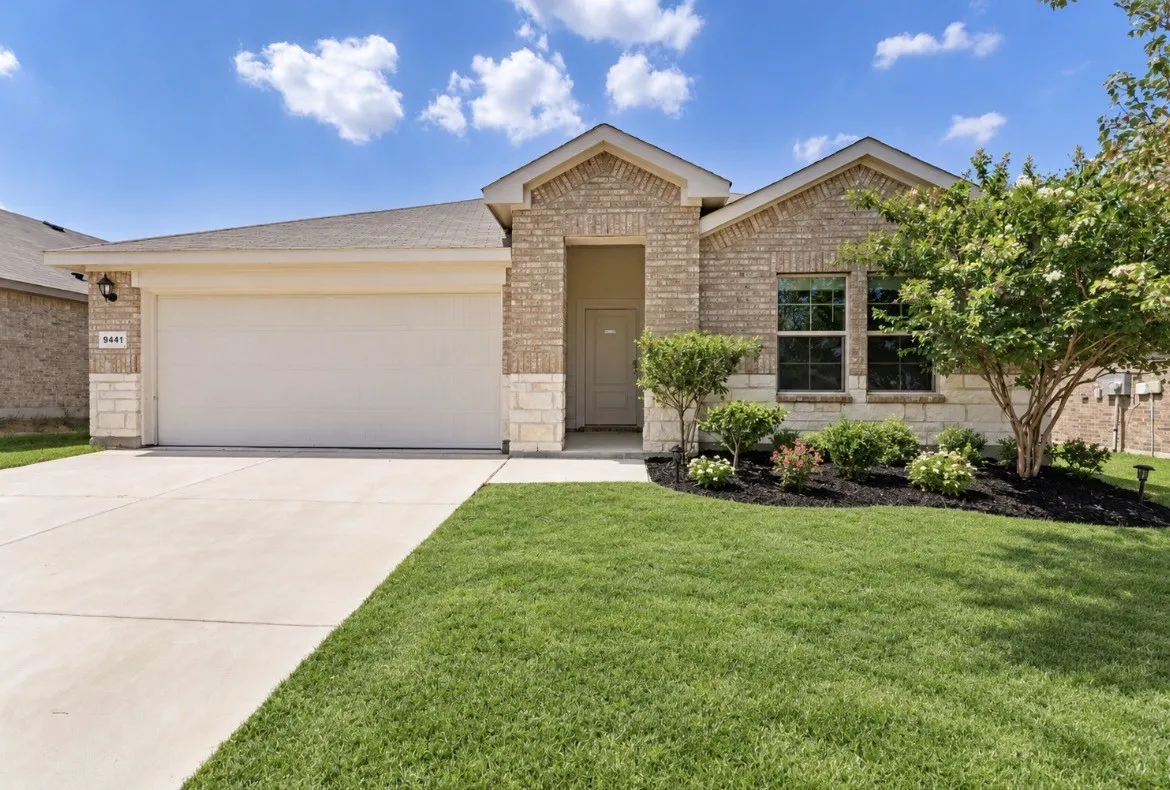 Single Family Residence For Sale in Tarrant County , 9441 Firedog Drive, Fort Worth, Texas 76131, 4 Bedroom, 2 Bathroom, 2 Garage spaces, 1,861 Sqft, built in 2023, mls#21385390, Real Estate Agent in Fort Worth, Homes For Sale in Tarrant county, Homes For Sale in Fort Worth, Realtor in Fort Worth Texas, Real Estate Brokerage Independent Realty Texas, Luminita Cordes Realtor