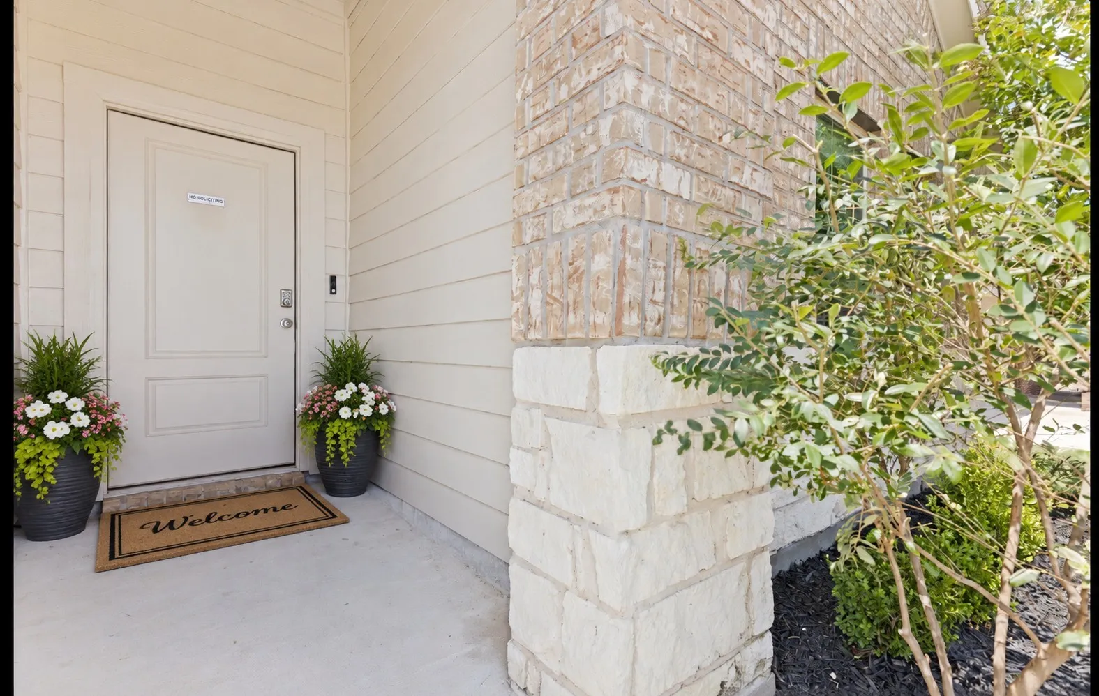 Single Family Residence For Sale in Tarrant County , 9441 Firedog Drive, Fort Worth, Texas 76131, 4 Bedroom, 2 Bathroom, 2 Garage spaces, 1,861 Sqft, built in 2023, mls#21385390, Real Estate Agent in Fort Worth, Homes For Sale in Tarrant county, Homes For Sale in Fort Worth, Realtor in Fort Worth Texas, Real Estate Brokerage Independent Realty Texas, Luminita Cordes Realtor