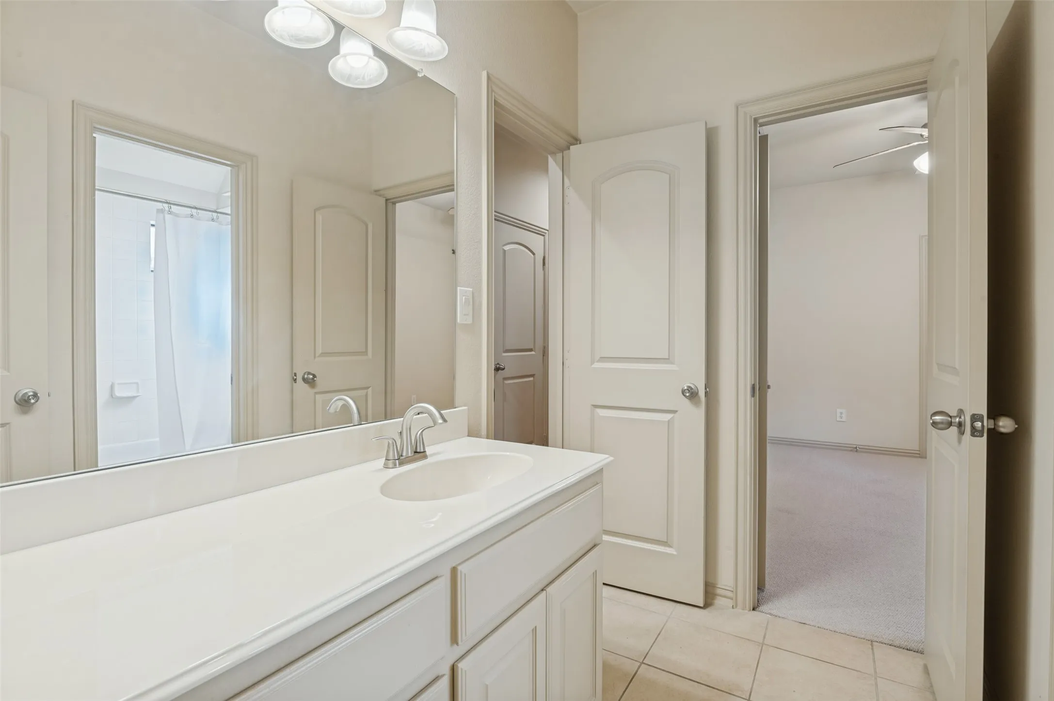 Duplex For Rent in Dallas County , 5930 Lewis Street, Dallas, Texas 75206, 3 Bedroom, 3 Bathroom, 2 Garage spaces, 2,341 Sqft, built in 2006, mls#21382548, Real Estate Agent in Dallas, Homes For Rent in Dallas county, Homes For Rent in Dallas, Realtor in Dallas Texas, Real Estate Brokerage Independent Realty Texas, Luminita Cordes Realtor