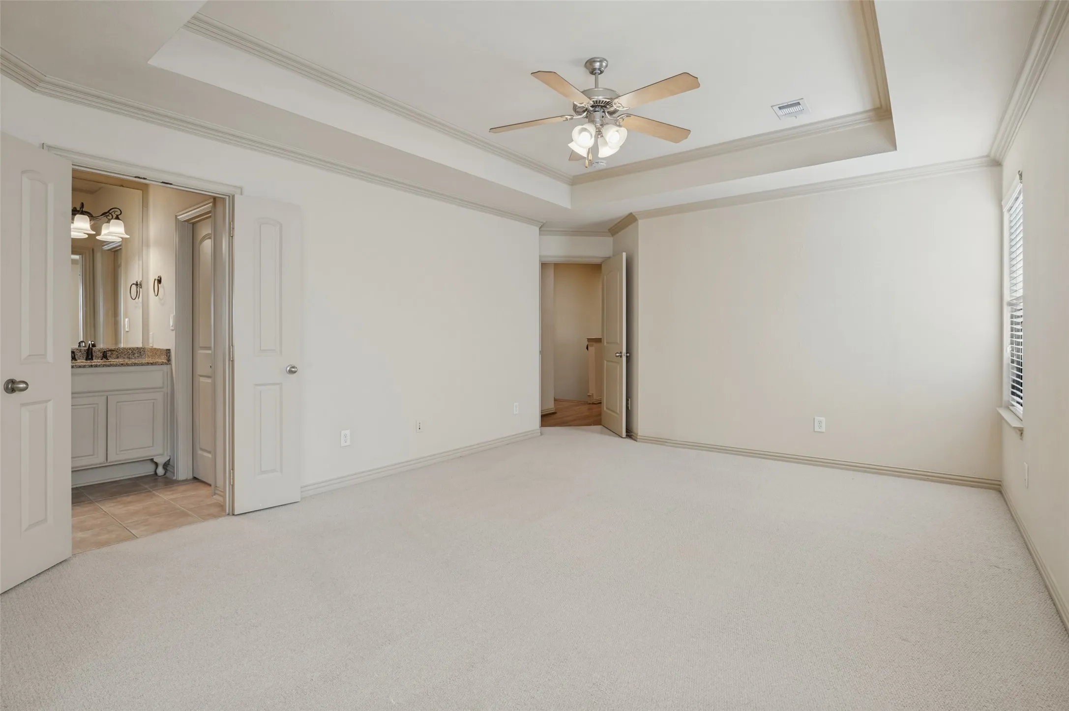 Duplex For Rent in Dallas County , 5930 Lewis Street, Dallas, Texas 75206, 3 Bedroom, 3 Bathroom, 2 Garage spaces, 2,341 Sqft, built in 2006, mls#21382548, Real Estate Agent in Dallas, Homes For Rent in Dallas county, Homes For Rent in Dallas, Realtor in Dallas Texas, Real Estate Brokerage Independent Realty Texas, Luminita Cordes Realtor