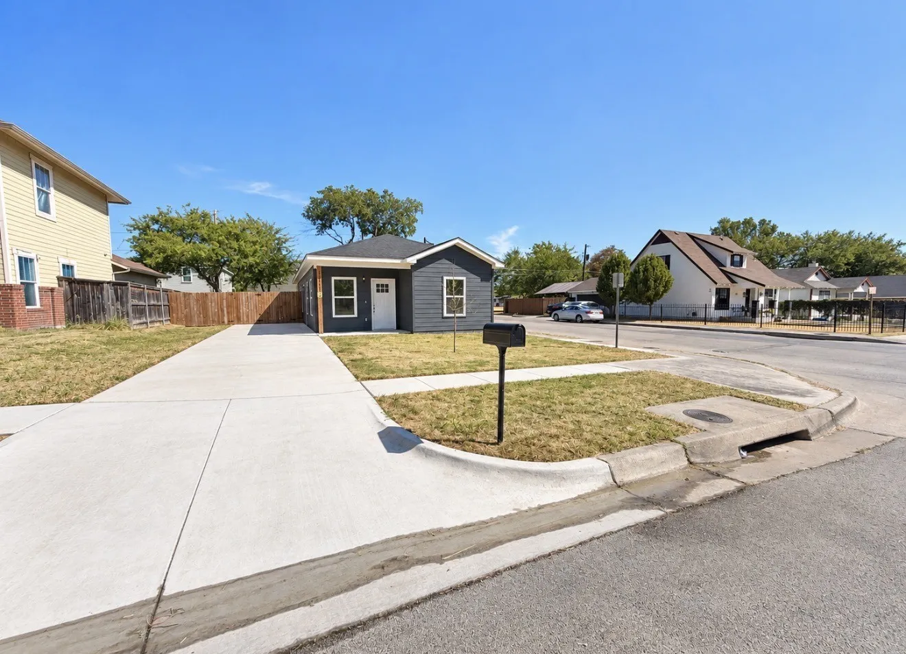 Single Family Residence For Sale in Tarrant County , 1137 Stella Street, Fort Worth, Texas 76104, 3 Bedroom, 2 Bathroom, Garage spaces, 1,200 Sqft, built in 2025, mls#21384041, Real Estate Agent in Fort Worth, Homes For Sale in Tarrant county, Homes For Sale in Fort Worth, Realtor in Fort Worth Texas, Real Estate Brokerage Independent Realty Texas, Luminita Cordes Realtor