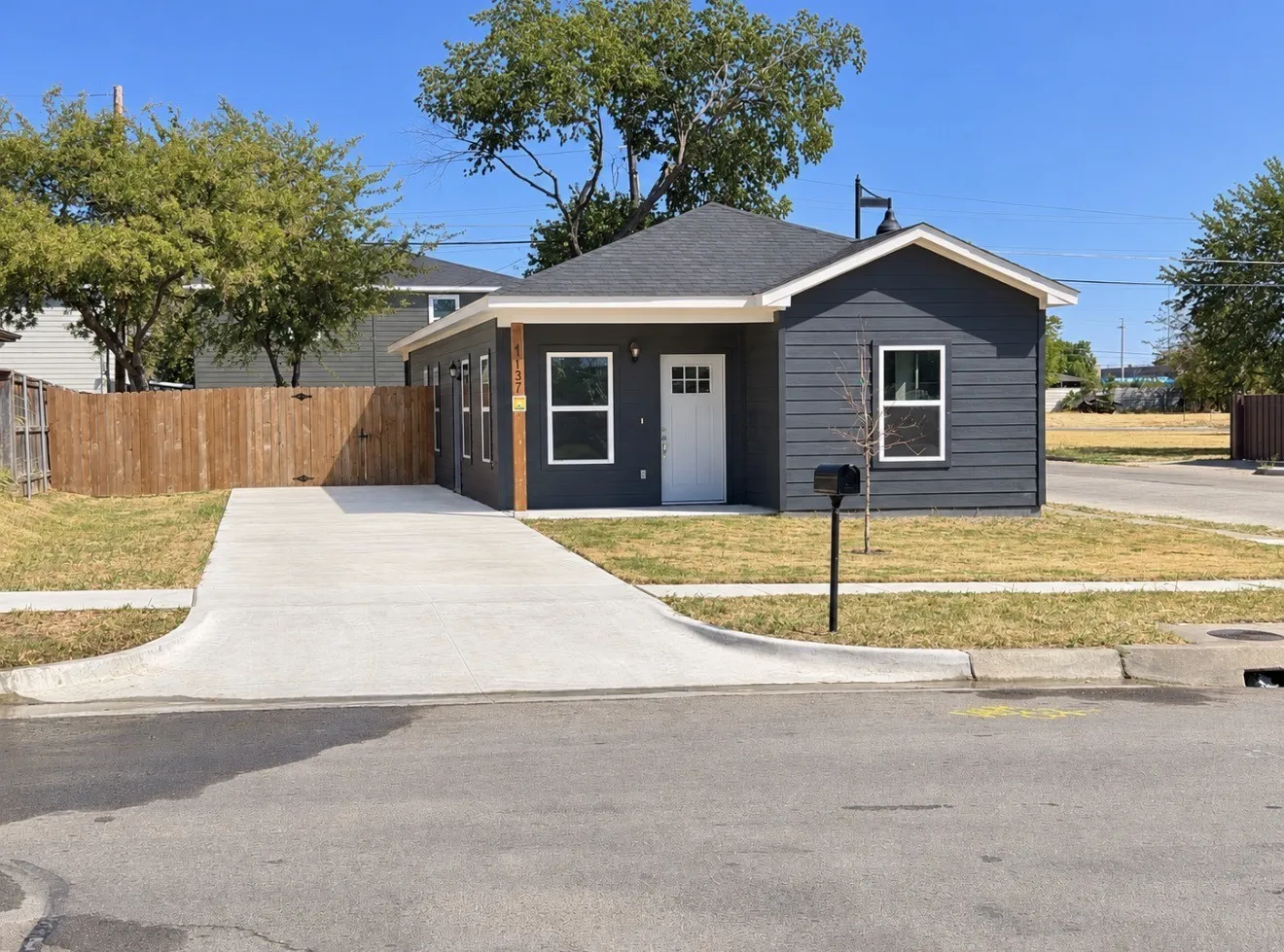 Single Family Residence For Sale in Tarrant County , 1137 Stella Street, Fort Worth, Texas 76104, 3 Bedroom, 2 Bathroom, Garage spaces, 1,200 Sqft, built in 2025, mls#21384041, Real Estate Agent in Fort Worth, Homes For Sale in Tarrant county, Homes For Sale in Fort Worth, Realtor in Fort Worth Texas, Real Estate Brokerage Independent Realty Texas, Luminita Cordes Realtor