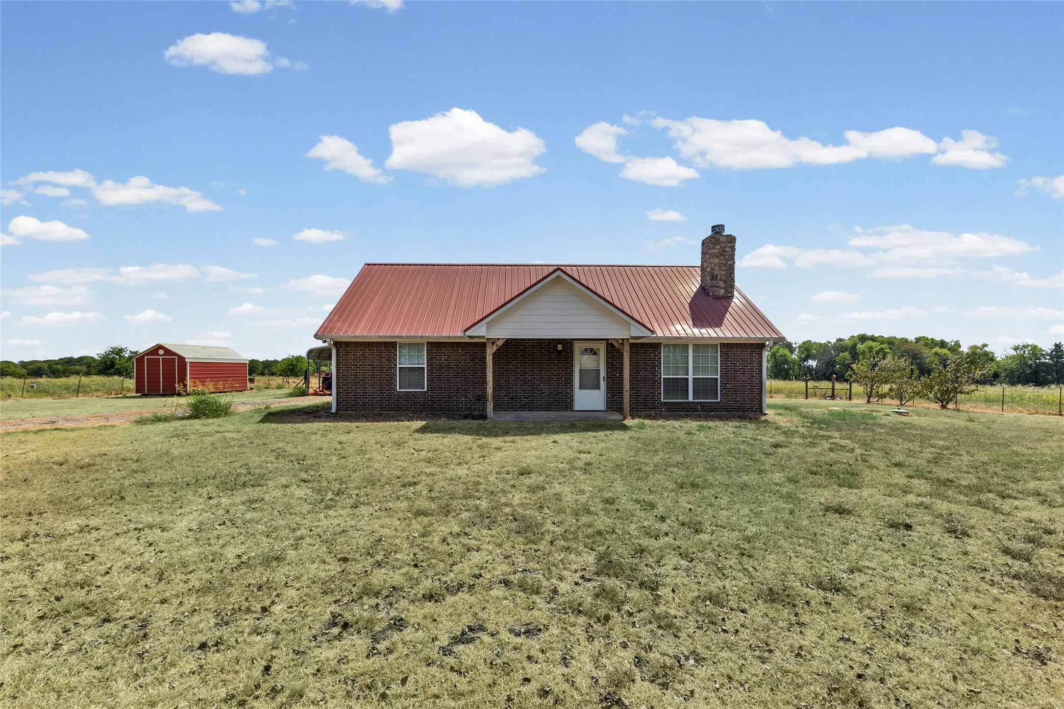 Farm For Sale in Hunt County , 7959 County Road 4823, Wolfe City, Texas 75496, 2 Bedroom, 2 Bathroom, Garage spaces, 1,200 Sqft, built in 2014, mls#21385401, Real Estate Agent in Wolfe City, Homes For Sale in Hunt county, Homes For Sale in Wolfe City, Realtor in Wolfe City Texas, Real Estate Brokerage Independent Realty Texas, Luminita Cordes Realtor