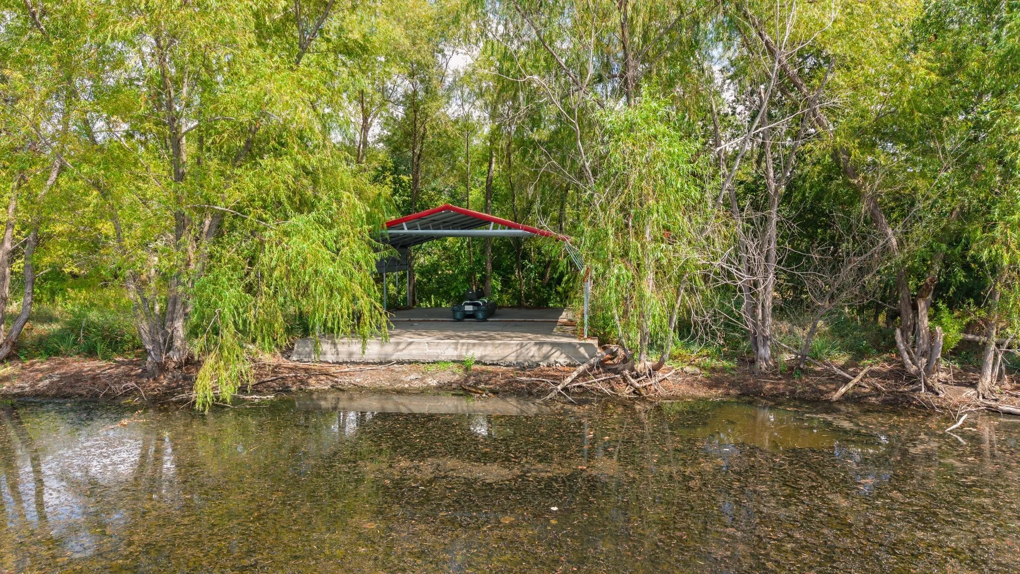 Farm For Sale in Hunt County , 7959 County Road 4823, Wolfe City, Texas 75496, 2 Bedroom, 2 Bathroom, Garage spaces, 1,200 Sqft, built in 2014, mls#21385401, Real Estate Agent in Wolfe City, Homes For Sale in Hunt county, Homes For Sale in Wolfe City, Realtor in Wolfe City Texas, Real Estate Brokerage Independent Realty Texas, Luminita Cordes Realtor