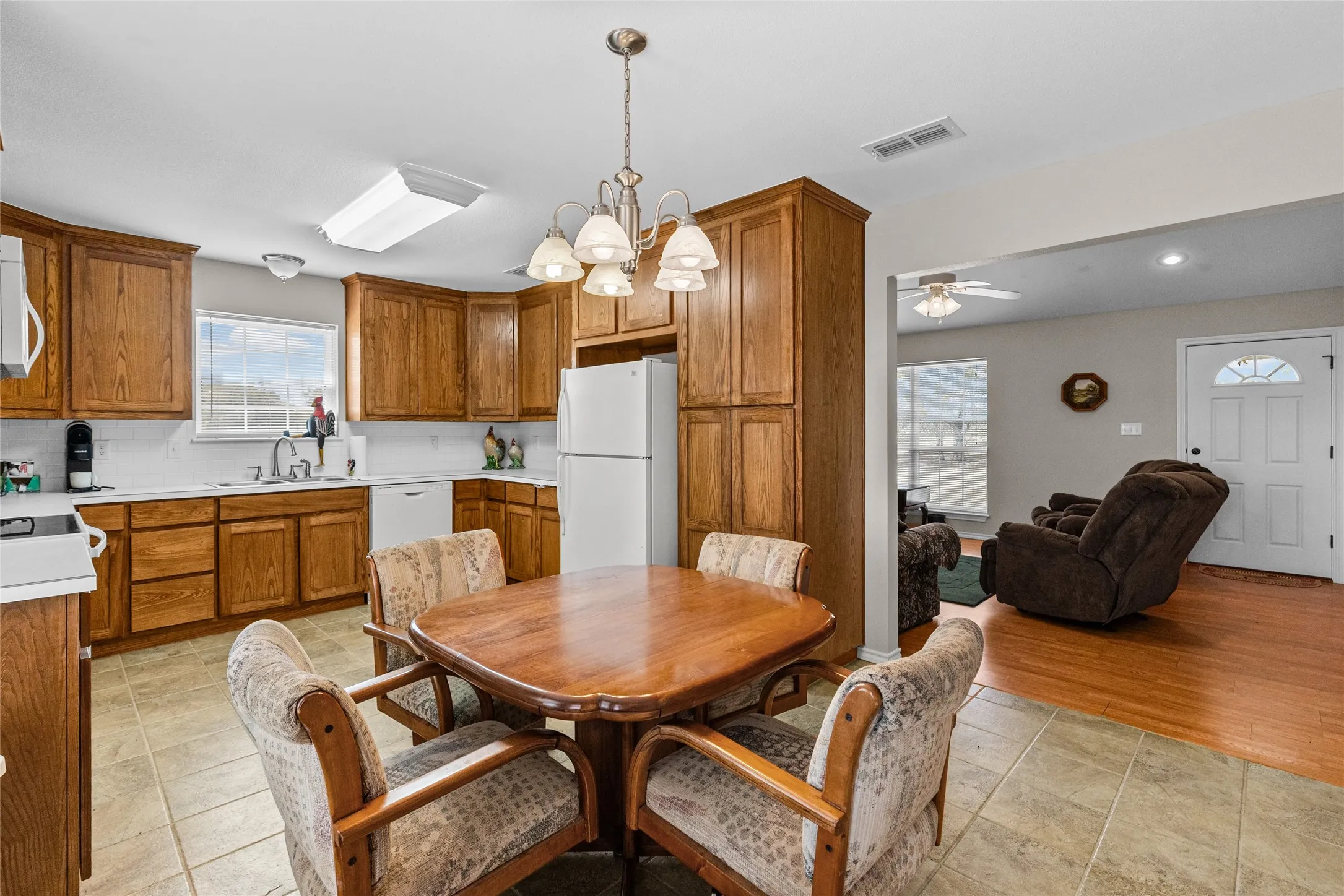 Farm For Sale in Hunt County , 7959 County Road 4823, Wolfe City, Texas 75496, 2 Bedroom, 2 Bathroom, Garage spaces, 1,200 Sqft, built in 2014, mls#21385401, Real Estate Agent in Wolfe City, Homes For Sale in Hunt county, Homes For Sale in Wolfe City, Realtor in Wolfe City Texas, Real Estate Brokerage Independent Realty Texas, Luminita Cordes Realtor