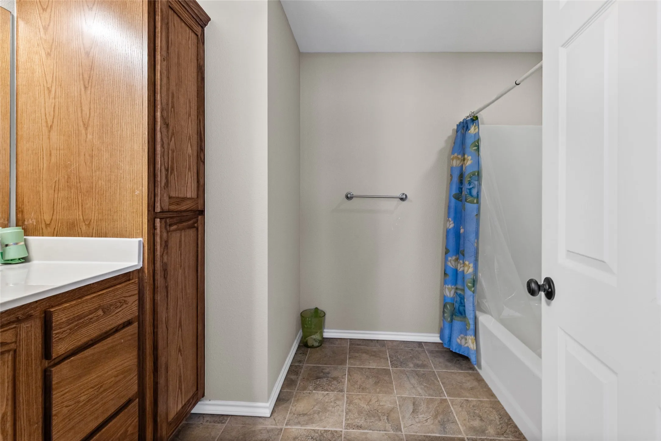 Farm For Sale in Hunt County , 7959 County Road 4823, Wolfe City, Texas 75496, 2 Bedroom, 2 Bathroom, Garage spaces, 1,200 Sqft, built in 2014, mls#21385401, Real Estate Agent in Wolfe City, Homes For Sale in Hunt county, Homes For Sale in Wolfe City, Realtor in Wolfe City Texas, Real Estate Brokerage Independent Realty Texas, Luminita Cordes Realtor