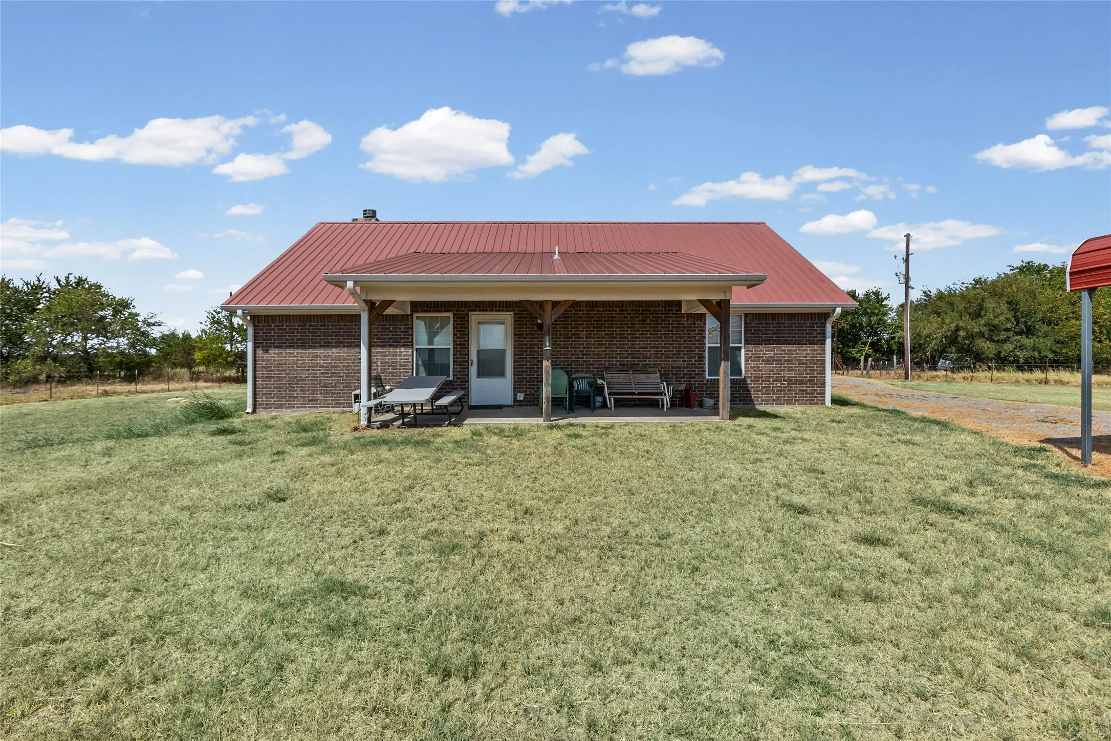 Farm For Sale in Hunt County , 7959 County Road 4823, Wolfe City, Texas 75496, 2 Bedroom, 2 Bathroom, Garage spaces, 1,200 Sqft, built in 2014, mls#21385401, Real Estate Agent in Wolfe City, Homes For Sale in Hunt county, Homes For Sale in Wolfe City, Realtor in Wolfe City Texas, Real Estate Brokerage Independent Realty Texas, Luminita Cordes Realtor