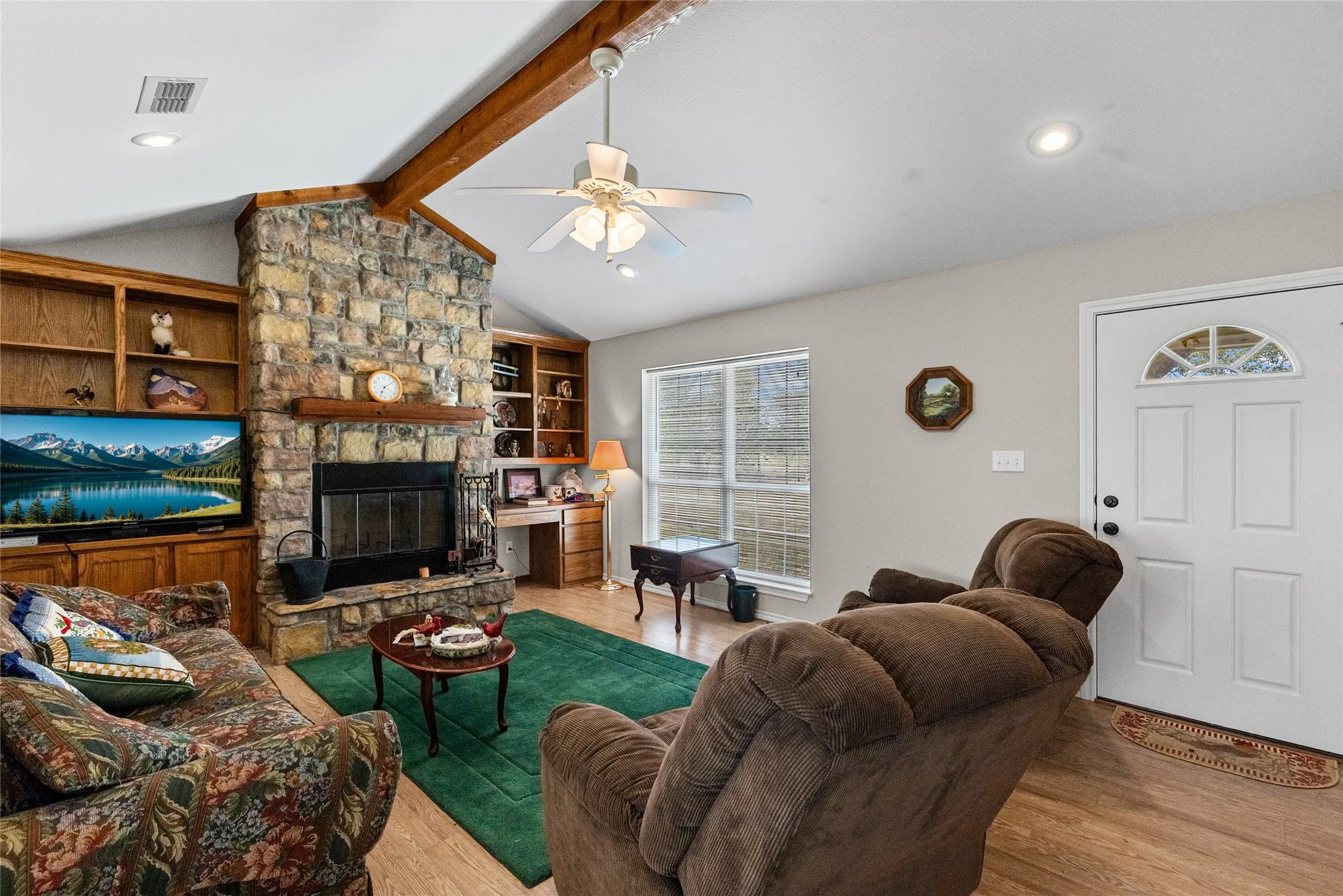 Farm For Sale in Hunt County , 7959 County Road 4823, Wolfe City, Texas 75496, 2 Bedroom, 2 Bathroom, Garage spaces, 1,200 Sqft, built in 2014, mls#21385401, Real Estate Agent in Wolfe City, Homes For Sale in Hunt county, Homes For Sale in Wolfe City, Realtor in Wolfe City Texas, Real Estate Brokerage Independent Realty Texas, Luminita Cordes Realtor