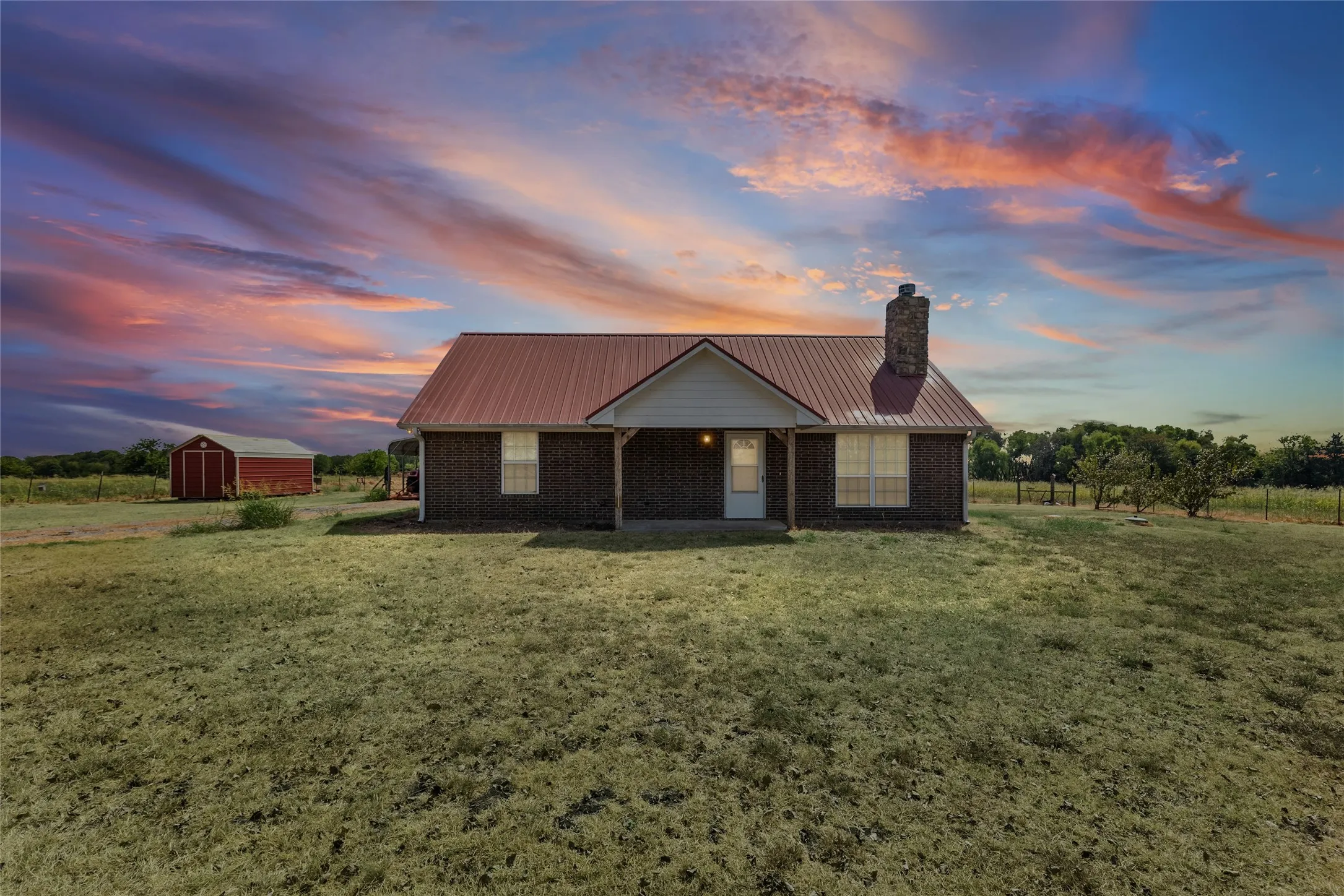 Farm For Sale in Hunt County , 7959 County Road 4823, Wolfe City, Texas 75496, 2 Bedroom, 2 Bathroom, Garage spaces, 1,200 Sqft, built in 2014, mls#21385401, Real Estate Agent in Wolfe City, Homes For Sale in Hunt county, Homes For Sale in Wolfe City, Realtor in Wolfe City Texas, Real Estate Brokerage Independent Realty Texas, Luminita Cordes Realtor