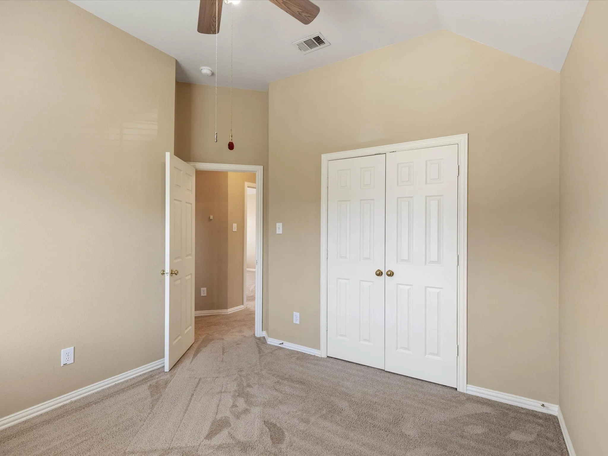 Single Family Residence For Rent in Collin County , 8129 Springmoss Drive, Plano, Texas 75025, 4 Bedroom, 3 Bathroom, 2 Garage spaces, 2,124 Sqft, built in 1997, mls#21385364, Real Estate Agent in Plano, Homes For Rent in Collin county, Homes For Rent in Plano, Realtor in Plano Texas, Real Estate Brokerage Independent Realty Texas, Luminita Cordes Realtor