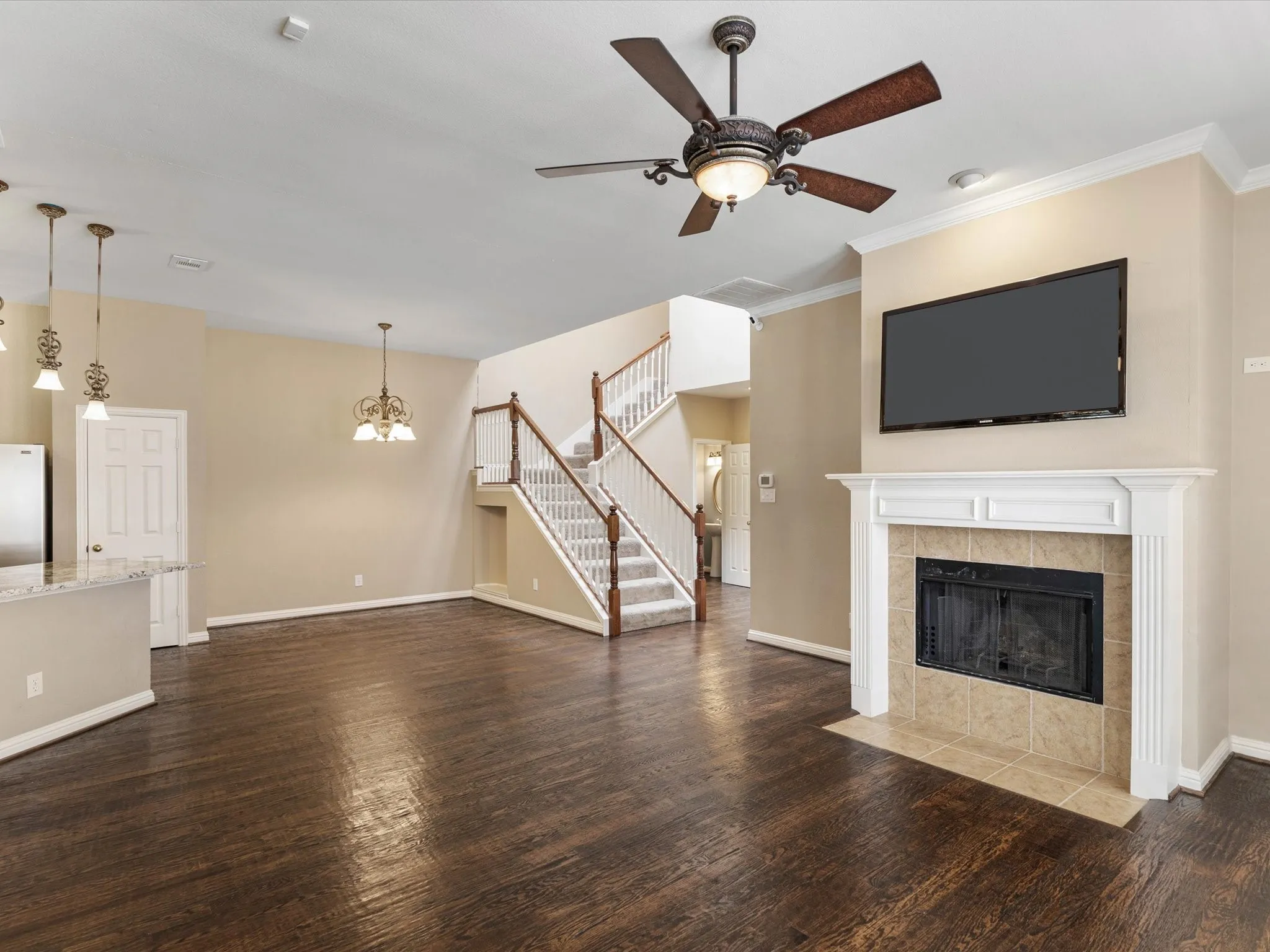 Single Family Residence For Rent in Collin County , 8129 Springmoss Drive, Plano, Texas 75025, 4 Bedroom, 3 Bathroom, 2 Garage spaces, 2,124 Sqft, built in 1997, mls#21385364, Real Estate Agent in Plano, Homes For Rent in Collin county, Homes For Rent in Plano, Realtor in Plano Texas, Real Estate Brokerage Independent Realty Texas, Luminita Cordes Realtor