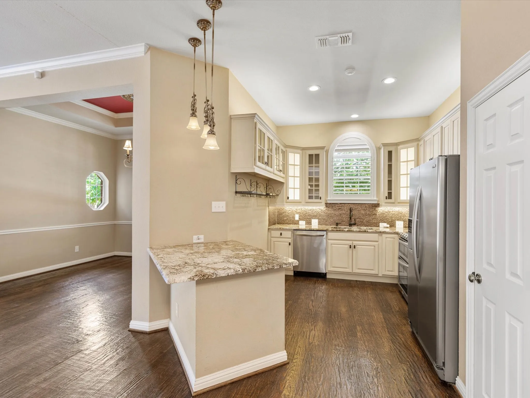 Single Family Residence For Rent in Collin County , 8129 Springmoss Drive, Plano, Texas 75025, 4 Bedroom, 3 Bathroom, 2 Garage spaces, 2,124 Sqft, built in 1997, mls#21385364, Real Estate Agent in Plano, Homes For Rent in Collin county, Homes For Rent in Plano, Realtor in Plano Texas, Real Estate Brokerage Independent Realty Texas, Luminita Cordes Realtor