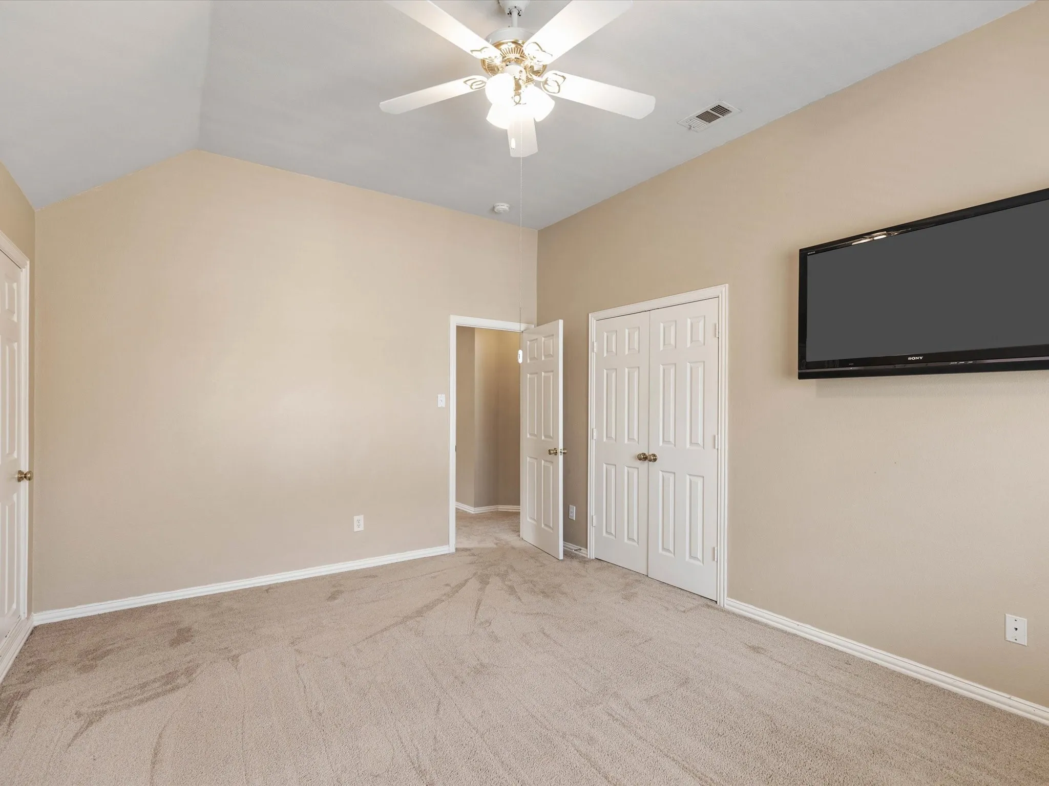 Single Family Residence For Rent in Collin County , 8129 Springmoss Drive, Plano, Texas 75025, 4 Bedroom, 3 Bathroom, 2 Garage spaces, 2,124 Sqft, built in 1997, mls#21385364, Real Estate Agent in Plano, Homes For Rent in Collin county, Homes For Rent in Plano, Realtor in Plano Texas, Real Estate Brokerage Independent Realty Texas, Luminita Cordes Realtor