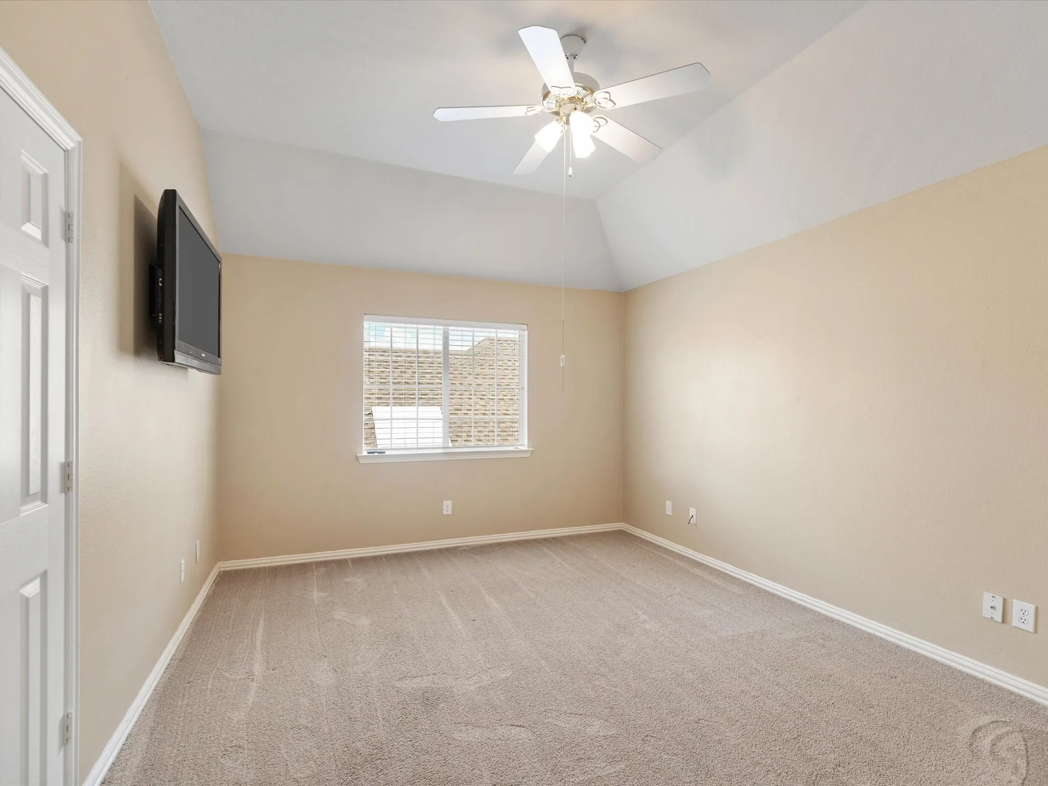 Single Family Residence For Rent in Collin County , 8129 Springmoss Drive, Plano, Texas 75025, 4 Bedroom, 3 Bathroom, 2 Garage spaces, 2,124 Sqft, built in 1997, mls#21385364, Real Estate Agent in Plano, Homes For Rent in Collin county, Homes For Rent in Plano, Realtor in Plano Texas, Real Estate Brokerage Independent Realty Texas, Luminita Cordes Realtor