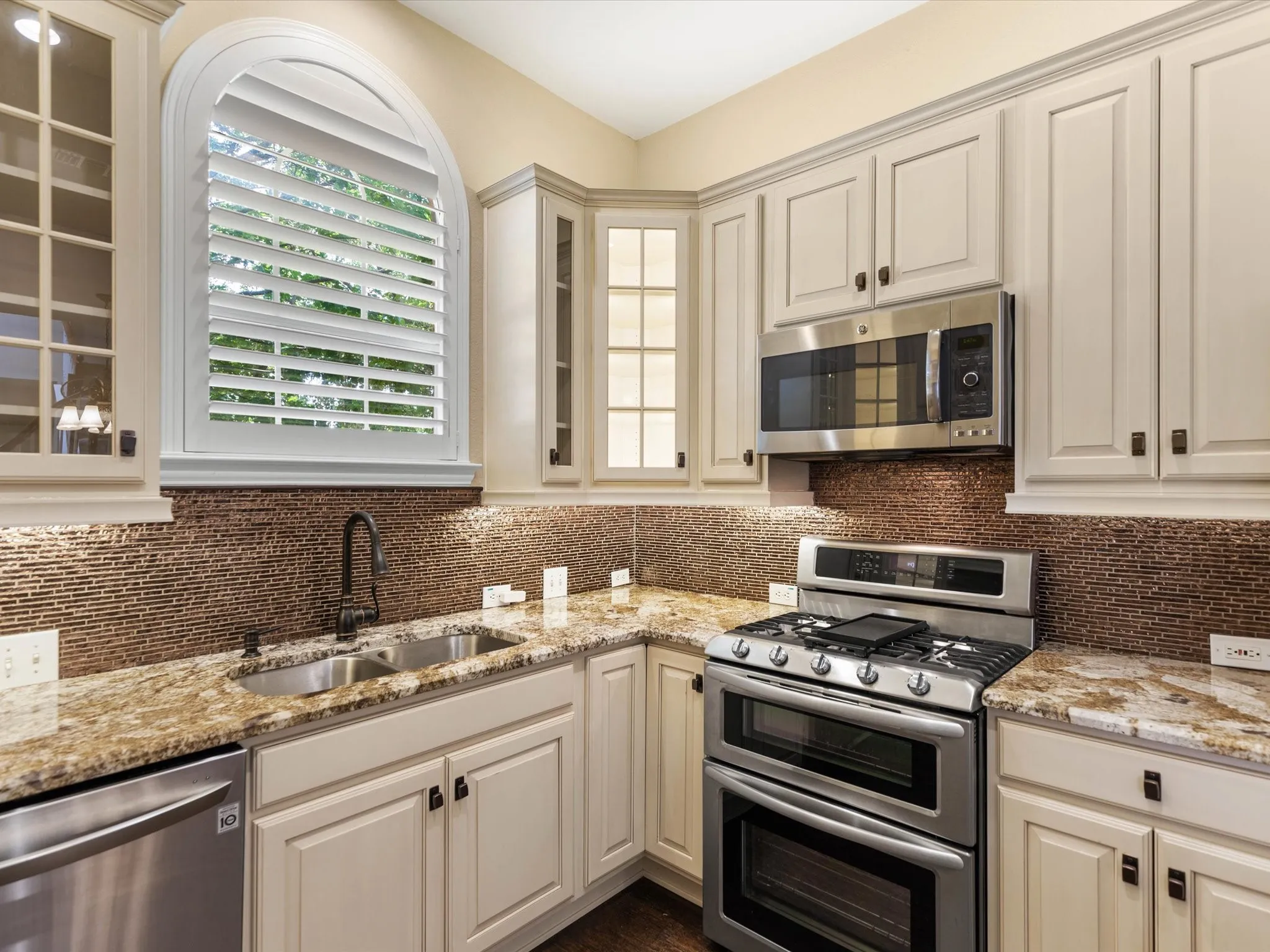 Single Family Residence For Rent in Collin County , 8129 Springmoss Drive, Plano, Texas 75025, 4 Bedroom, 3 Bathroom, 2 Garage spaces, 2,124 Sqft, built in 1997, mls#21385364, Real Estate Agent in Plano, Homes For Rent in Collin county, Homes For Rent in Plano, Realtor in Plano Texas, Real Estate Brokerage Independent Realty Texas, Luminita Cordes Realtor