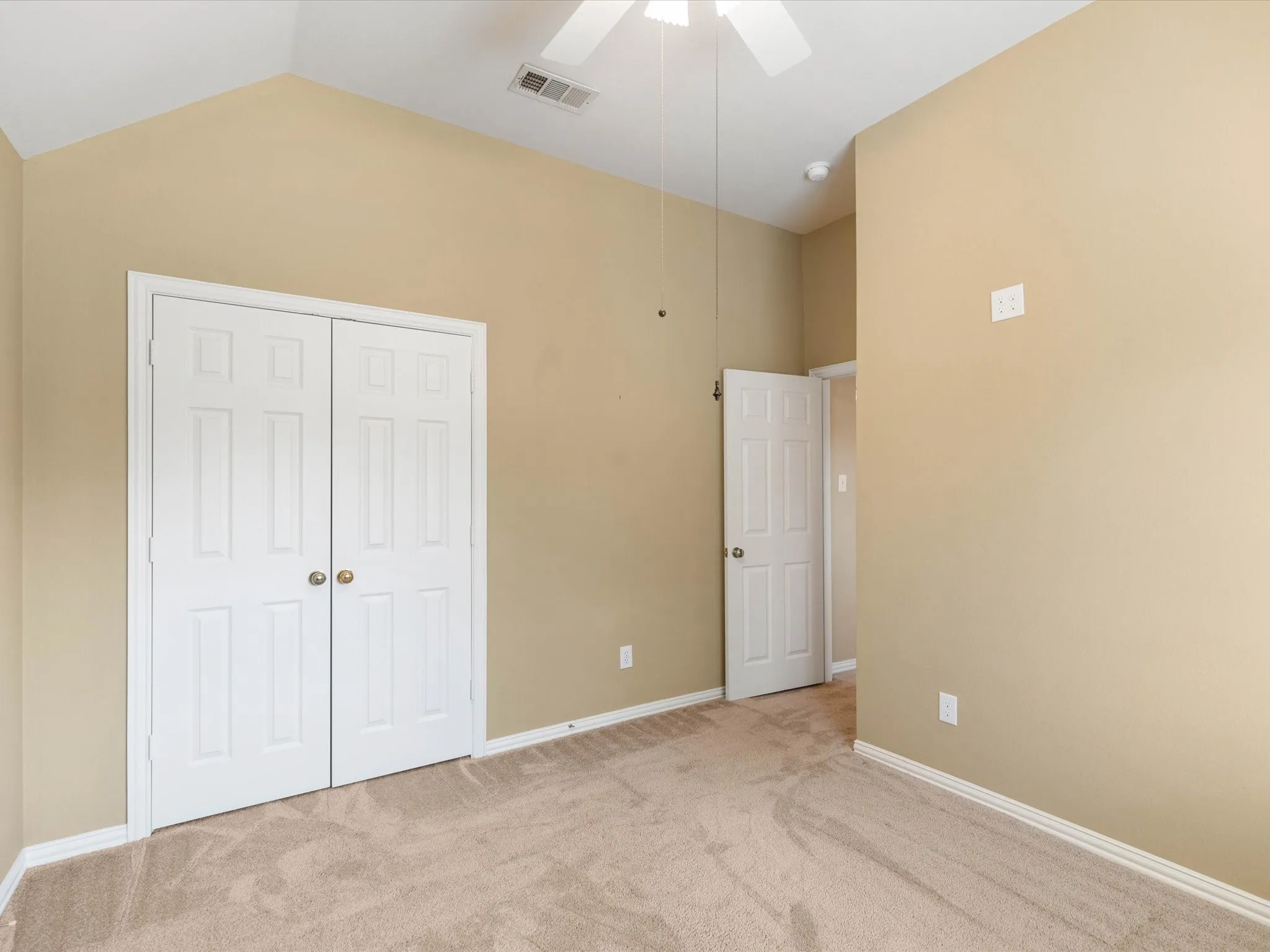 Single Family Residence For Rent in Collin County , 8129 Springmoss Drive, Plano, Texas 75025, 4 Bedroom, 3 Bathroom, 2 Garage spaces, 2,124 Sqft, built in 1997, mls#21385364, Real Estate Agent in Plano, Homes For Rent in Collin county, Homes For Rent in Plano, Realtor in Plano Texas, Real Estate Brokerage Independent Realty Texas, Luminita Cordes Realtor