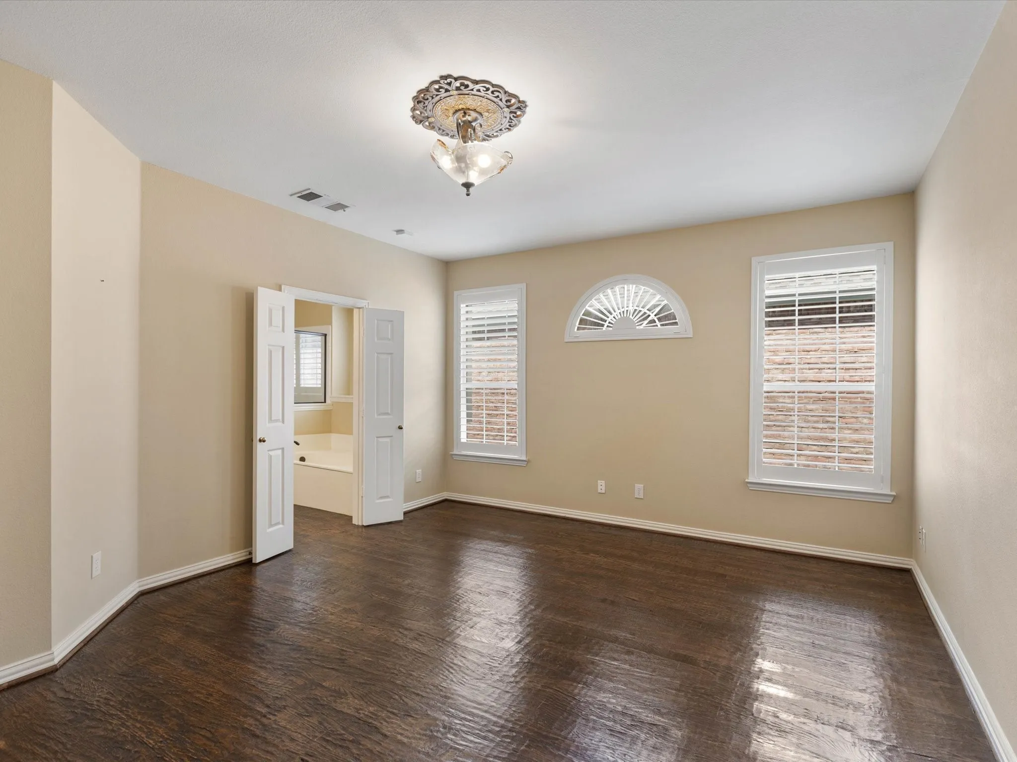 Single Family Residence For Rent in Collin County , 8129 Springmoss Drive, Plano, Texas 75025, 4 Bedroom, 3 Bathroom, 2 Garage spaces, 2,124 Sqft, built in 1997, mls#21385364, Real Estate Agent in Plano, Homes For Rent in Collin county, Homes For Rent in Plano, Realtor in Plano Texas, Real Estate Brokerage Independent Realty Texas, Luminita Cordes Realtor