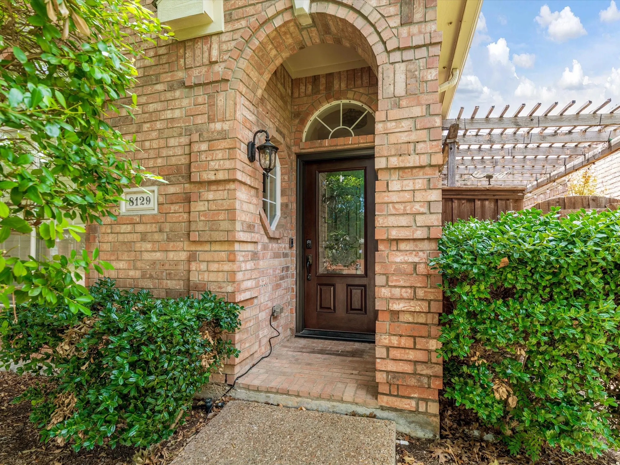 Single Family Residence For Rent in Collin County , 8129 Springmoss Drive, Plano, Texas 75025, 4 Bedroom, 3 Bathroom, 2 Garage spaces, 2,124 Sqft, built in 1997, mls#21385364, Real Estate Agent in Plano, Homes For Rent in Collin county, Homes For Rent in Plano, Realtor in Plano Texas, Real Estate Brokerage Independent Realty Texas, Luminita Cordes Realtor