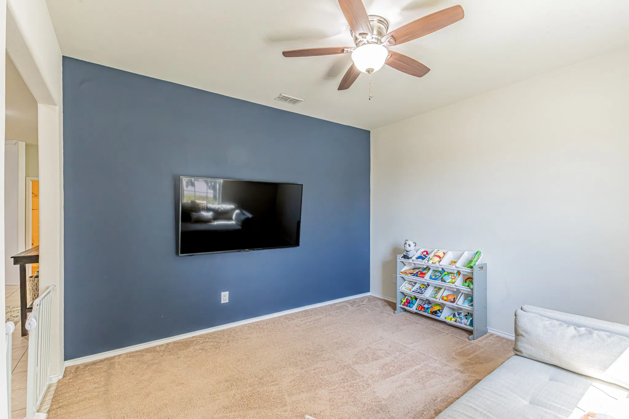 Single Family Residence For Sale in Tarrant County , 2429 Senepol Way, Fort Worth, Texas 76131, 3 Bedroom, 2 Bathroom, 2 Garage spaces, 2,152 Sqft, built in 2014, mls#21383510, Real Estate Agent in Fort Worth, Homes For Sale in Tarrant county, Homes For Sale in Fort Worth, Realtor in Fort Worth Texas, Real Estate Brokerage Independent Realty Texas, Luminita Cordes Realtor