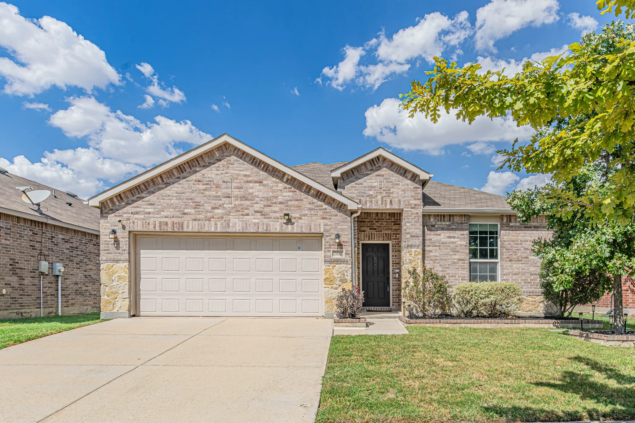 Welcome to 2429 Senepol Way in Fort Worth!