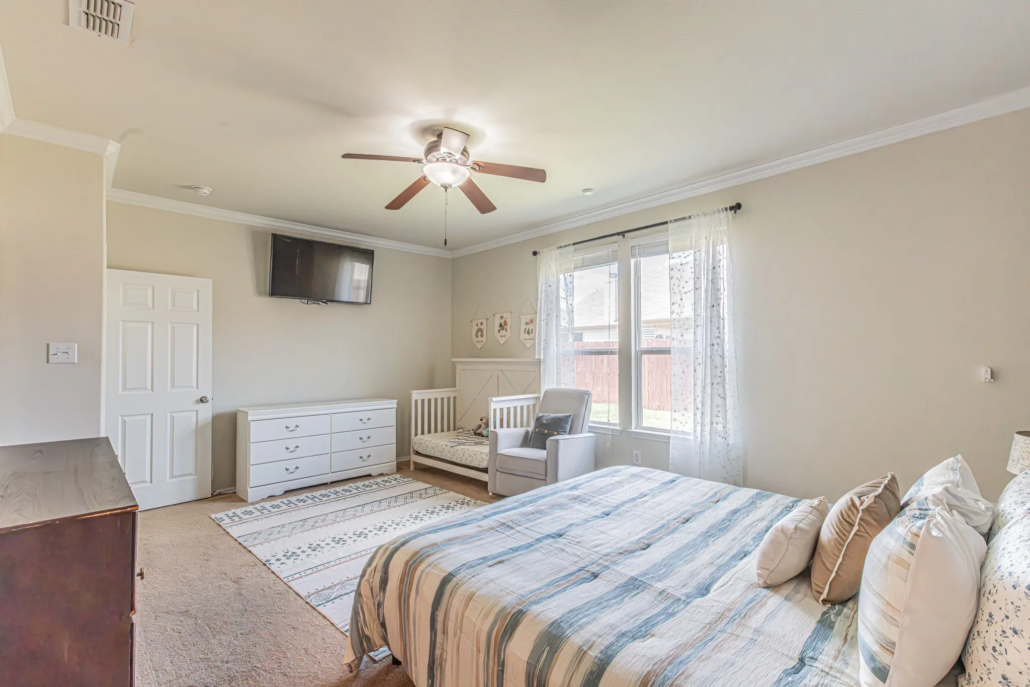 Single Family Residence For Sale in Tarrant County , 2429 Senepol Way, Fort Worth, Texas 76131, 3 Bedroom, 2 Bathroom, 2 Garage spaces, 2,152 Sqft, built in 2014, mls#21383510, Real Estate Agent in Fort Worth, Homes For Sale in Tarrant county, Homes For Sale in Fort Worth, Realtor in Fort Worth Texas, Real Estate Brokerage Independent Realty Texas, Luminita Cordes Realtor
