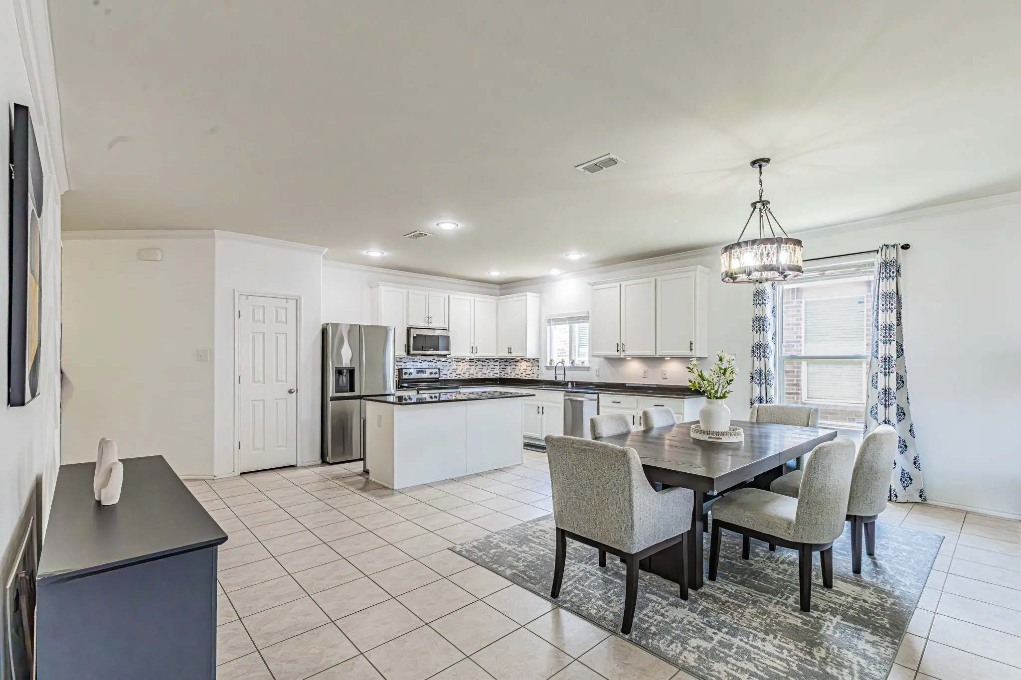 Single Family Residence For Sale in Tarrant County , 2429 Senepol Way, Fort Worth, Texas 76131, 3 Bedroom, 2 Bathroom, 2 Garage spaces, 2,152 Sqft, built in 2014, mls#21383510, Real Estate Agent in Fort Worth, Homes For Sale in Tarrant county, Homes For Sale in Fort Worth, Realtor in Fort Worth Texas, Real Estate Brokerage Independent Realty Texas, Luminita Cordes Realtor