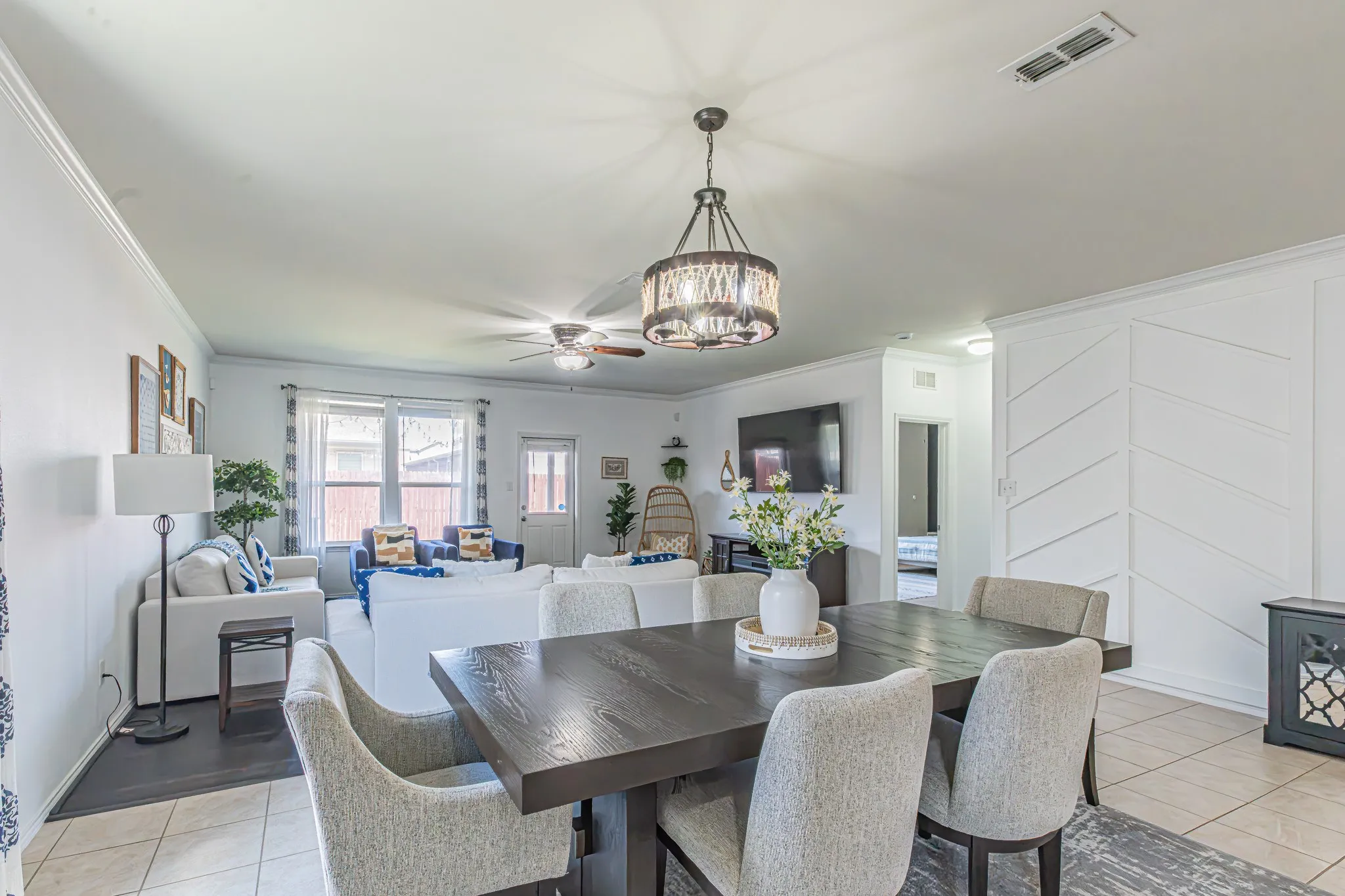 Single Family Residence For Sale in Tarrant County , 2429 Senepol Way, Fort Worth, Texas 76131, 3 Bedroom, 2 Bathroom, 2 Garage spaces, 2,152 Sqft, built in 2014, mls#21383510, Real Estate Agent in Fort Worth, Homes For Sale in Tarrant county, Homes For Sale in Fort Worth, Realtor in Fort Worth Texas, Real Estate Brokerage Independent Realty Texas, Luminita Cordes Realtor