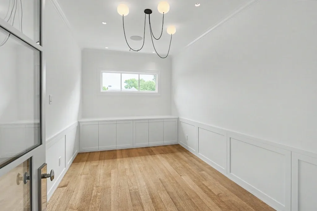 Single Family Residence For Sale in Dallas County , 4636 Belclaire Avenue, Highland Park, Texas 75209, 4 Bedroom, 6 Bathroom, 3 Garage spaces, 5,169 Sqft, built in 2007, mls#21380169, Real Estate Agent in Highland Park, Homes For Sale in Dallas county, Homes For Sale in Highland Park, Realtor in Highland Park Texas, Real Estate Brokerage Independent Realty Texas, Luminita Cordes Realtor
