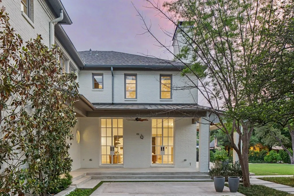 Single Family Residence For Sale in Dallas County , 4636 Belclaire Avenue, Highland Park, Texas 75209, 4 Bedroom, 6 Bathroom, 3 Garage spaces, 5,169 Sqft, built in 2007, mls#21380169, Real Estate Agent in Highland Park, Homes For Sale in Dallas county, Homes For Sale in Highland Park, Realtor in Highland Park Texas, Real Estate Brokerage Independent Realty Texas, Luminita Cordes Realtor