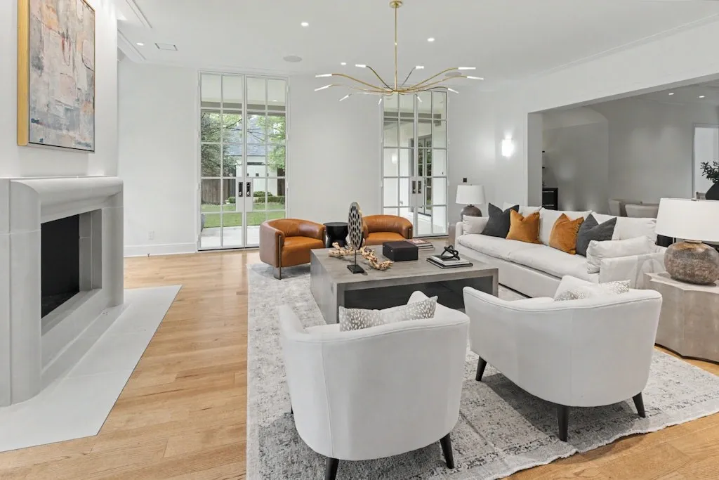 Single Family Residence For Sale in Dallas County , 4636 Belclaire Avenue, Highland Park, Texas 75209, 4 Bedroom, 6 Bathroom, 3 Garage spaces, 5,169 Sqft, built in 2007, mls#21380169, Real Estate Agent in Highland Park, Homes For Sale in Dallas county, Homes For Sale in Highland Park, Realtor in Highland Park Texas, Real Estate Brokerage Independent Realty Texas, Luminita Cordes Realtor