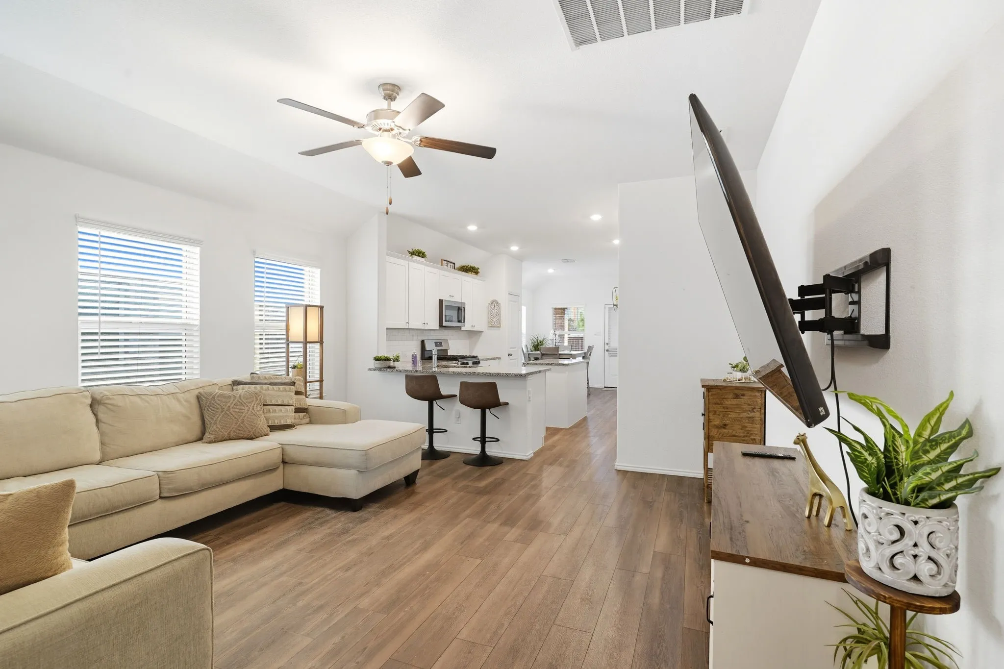 Single Family Residence For Sale in Denton County , 2264 Jasper Drive, Little Elm, Texas 76227, 4 Bedroom, 2 Bathroom, 2 Garage spaces, 1,577 Sqft, built in 2021, mls#21385412, Real Estate Agent in Little Elm, Homes For Sale in Denton county, Homes For Sale in Little Elm, Realtor in Little Elm Texas, Real Estate Brokerage Independent Realty Texas, Luminita Cordes Realtor