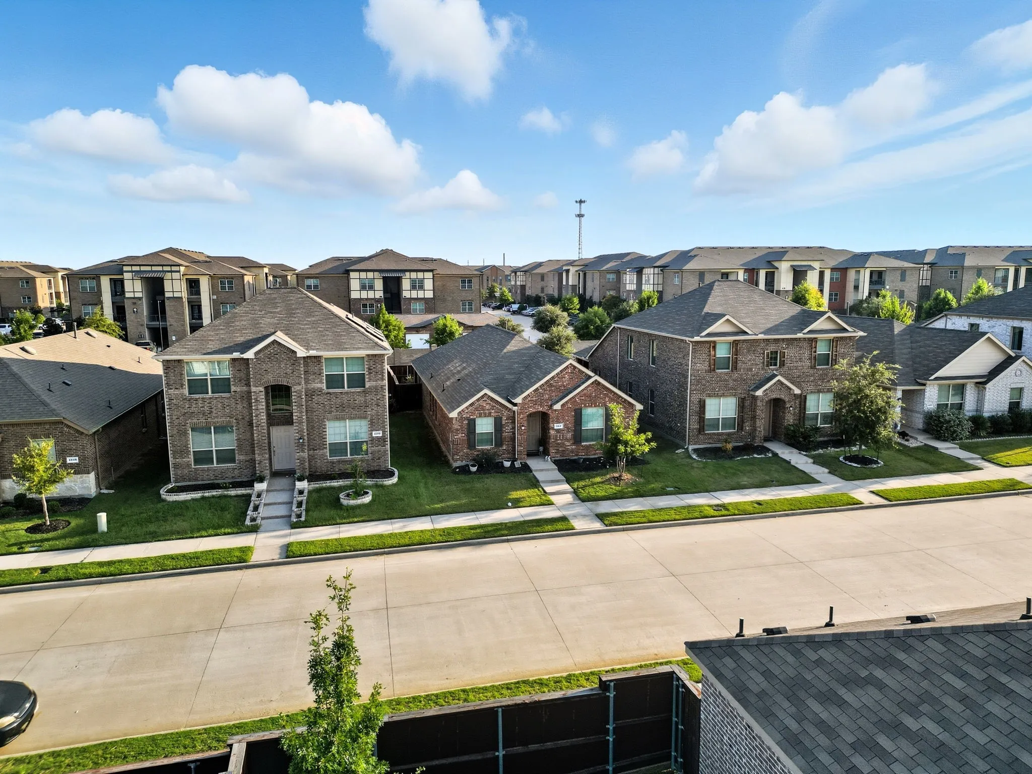 Single Family Residence For Sale in Denton County , 2264 Jasper Drive, Little Elm, Texas 76227, 4 Bedroom, 2 Bathroom, 2 Garage spaces, 1,577 Sqft, built in 2021, mls#21385412, Real Estate Agent in Little Elm, Homes For Sale in Denton county, Homes For Sale in Little Elm, Realtor in Little Elm Texas, Real Estate Brokerage Independent Realty Texas, Luminita Cordes Realtor