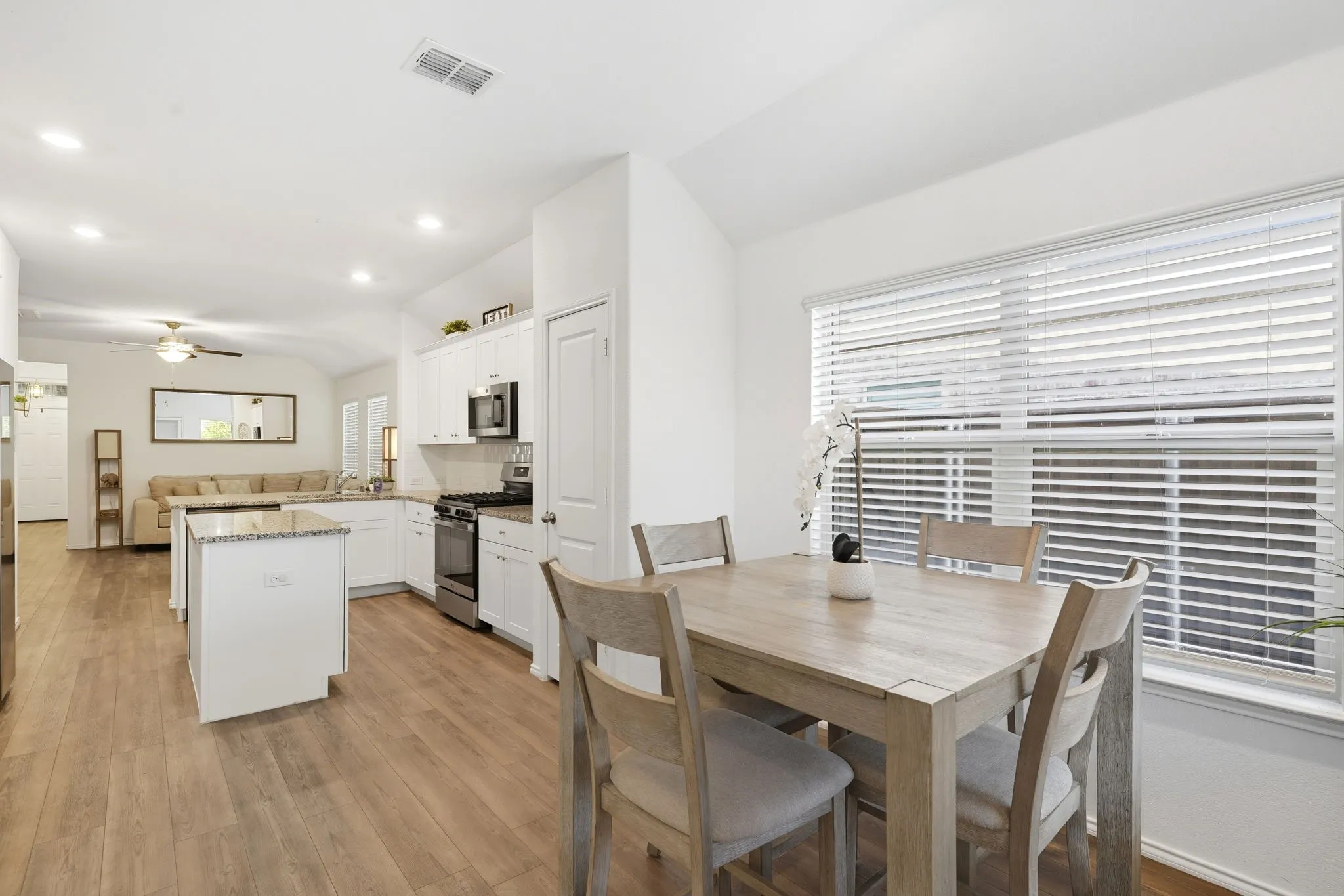 Single Family Residence For Sale in Denton County , 2264 Jasper Drive, Little Elm, Texas 76227, 4 Bedroom, 2 Bathroom, 2 Garage spaces, 1,577 Sqft, built in 2021, mls#21385412, Real Estate Agent in Little Elm, Homes For Sale in Denton county, Homes For Sale in Little Elm, Realtor in Little Elm Texas, Real Estate Brokerage Independent Realty Texas, Luminita Cordes Realtor