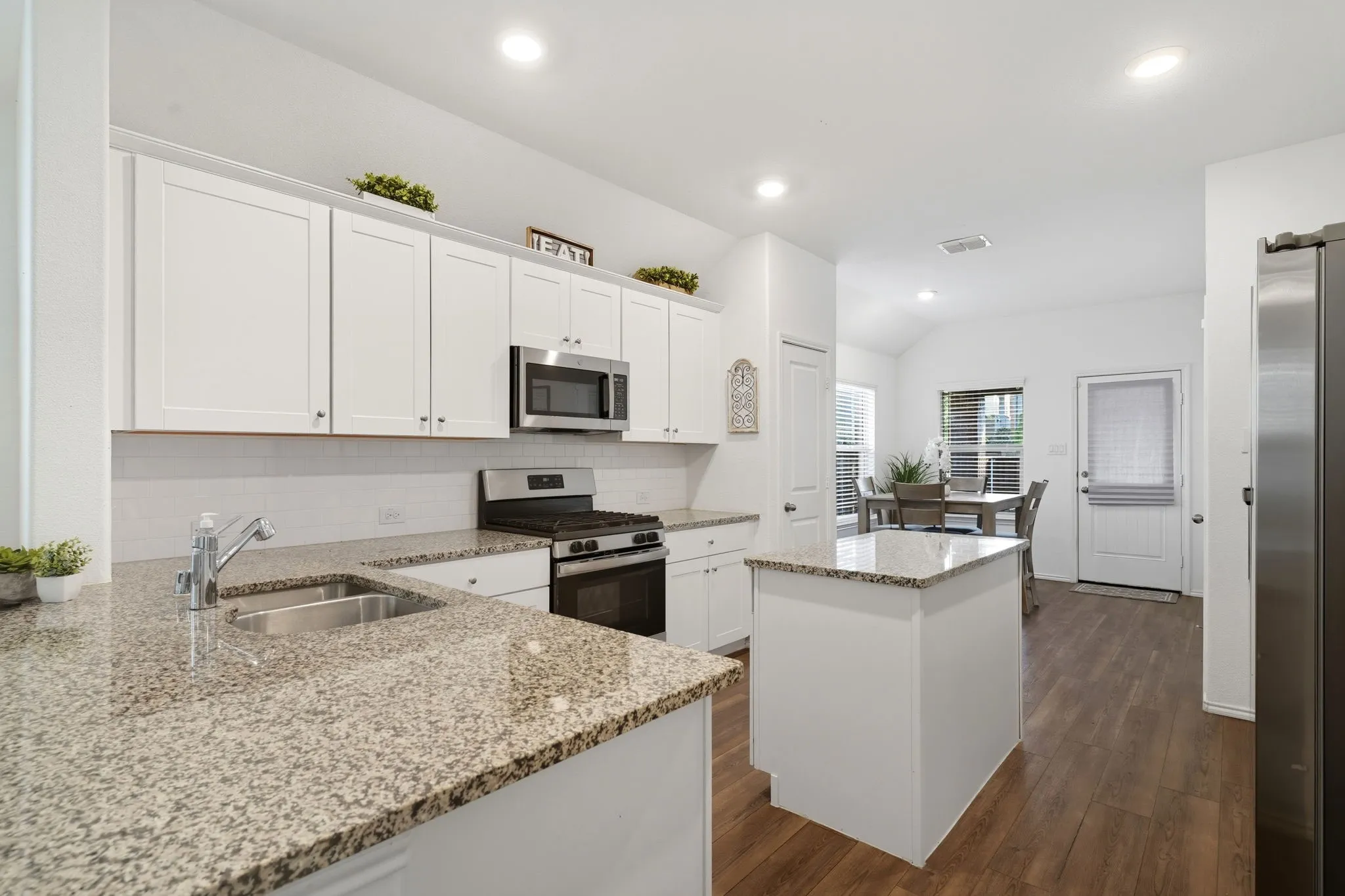 Single Family Residence For Sale in Denton County , 2264 Jasper Drive, Little Elm, Texas 76227, 4 Bedroom, 2 Bathroom, 2 Garage spaces, 1,577 Sqft, built in 2021, mls#21385412, Real Estate Agent in Little Elm, Homes For Sale in Denton county, Homes For Sale in Little Elm, Realtor in Little Elm Texas, Real Estate Brokerage Independent Realty Texas, Luminita Cordes Realtor