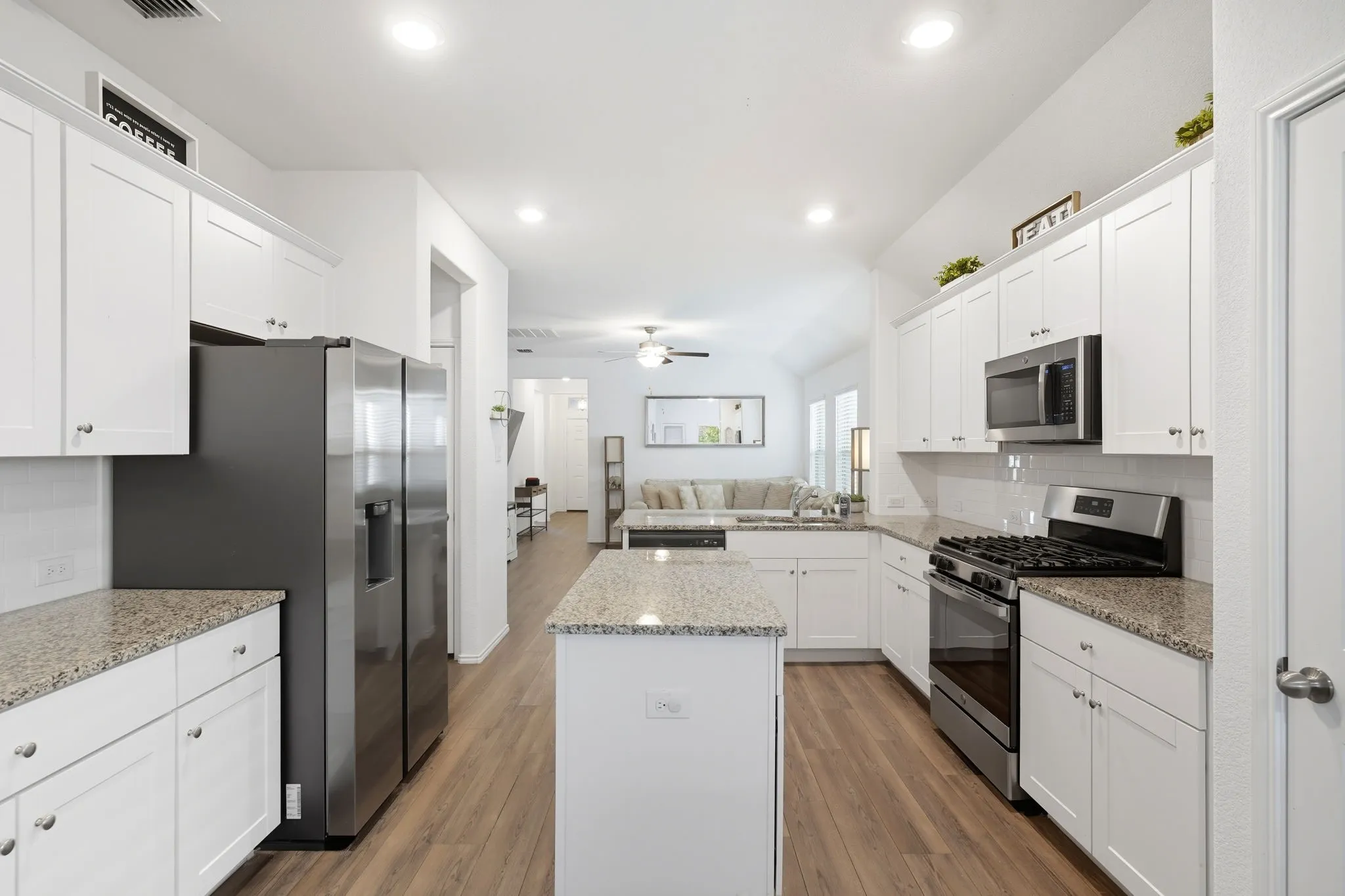 Single Family Residence For Sale in Denton County , 2264 Jasper Drive, Little Elm, Texas 76227, 4 Bedroom, 2 Bathroom, 2 Garage spaces, 1,577 Sqft, built in 2021, mls#21385412, Real Estate Agent in Little Elm, Homes For Sale in Denton county, Homes For Sale in Little Elm, Realtor in Little Elm Texas, Real Estate Brokerage Independent Realty Texas, Luminita Cordes Realtor