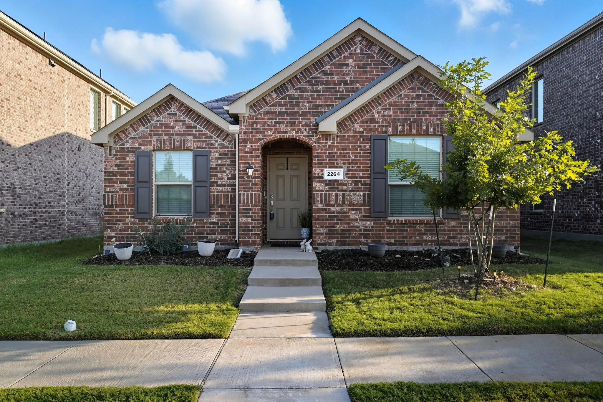 Single Family Residence For Sale in Denton County , 2264 Jasper Drive, Little Elm, Texas 76227, 4 Bedroom, 2 Bathroom, 2 Garage spaces, 1,577 Sqft, built in 2021, mls#21385412, Real Estate Agent in Little Elm, Homes For Sale in Denton county, Homes For Sale in Little Elm, Realtor in Little Elm Texas, Real Estate Brokerage Independent Realty Texas, Luminita Cordes Realtor