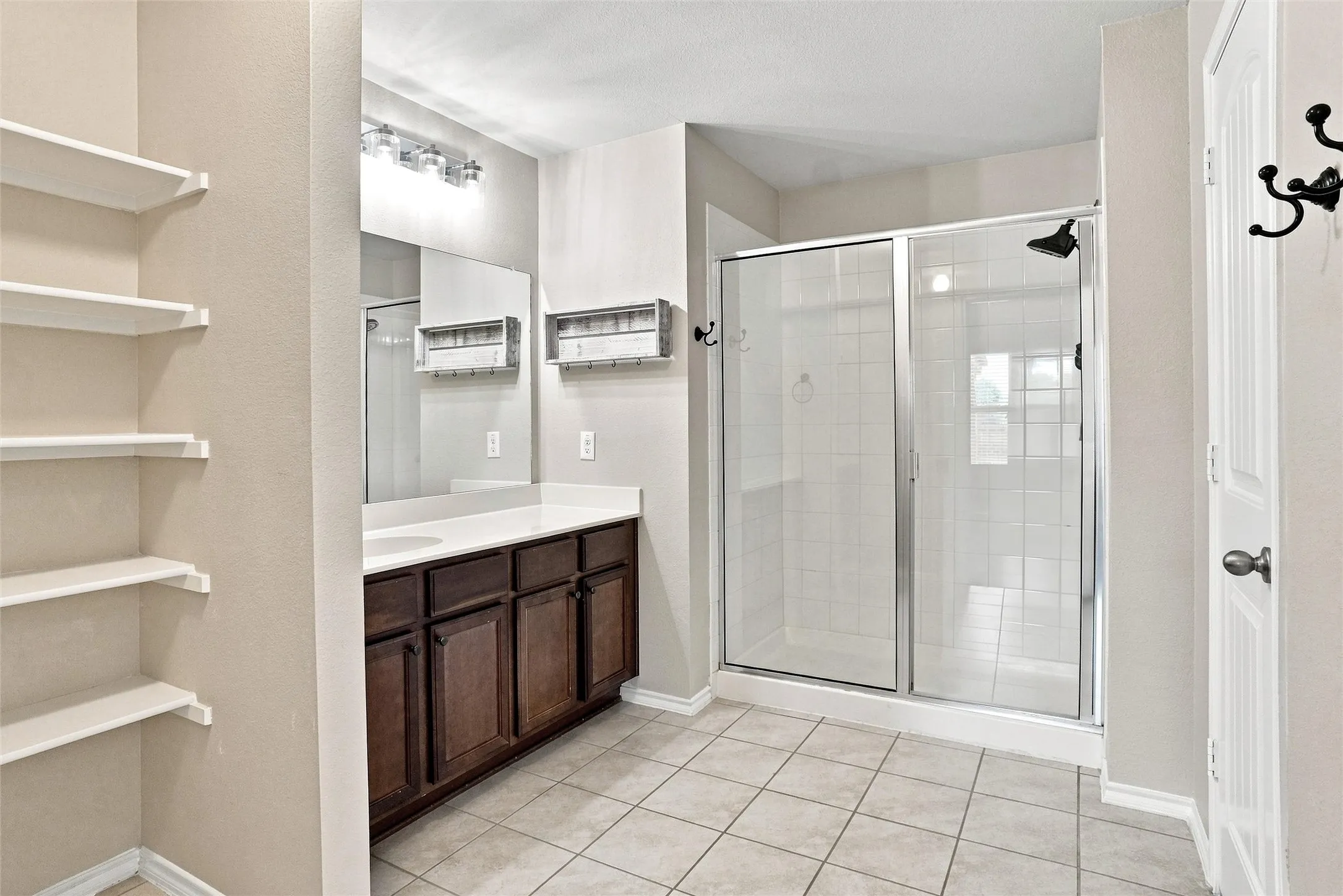 Single Family Residence For Rent in Kaufman County , 1060 Sadie Street, Forney, Texas 75126, 4 Bedroom, 2 Bathroom, 2 Garage spaces, 2,000 Sqft, built in 2018, mls#21380855, Real Estate Agent in Forney, Homes For Rent in Kaufman county, Homes For Rent in Forney, Realtor in Forney Texas, Real Estate Brokerage Independent Realty Texas, Luminita Cordes Realtor